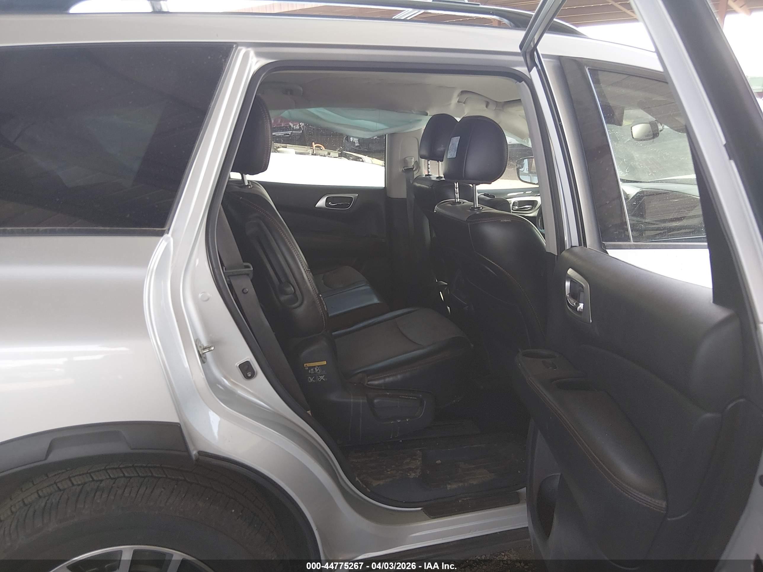 NISSAN PATHFINDER image 8