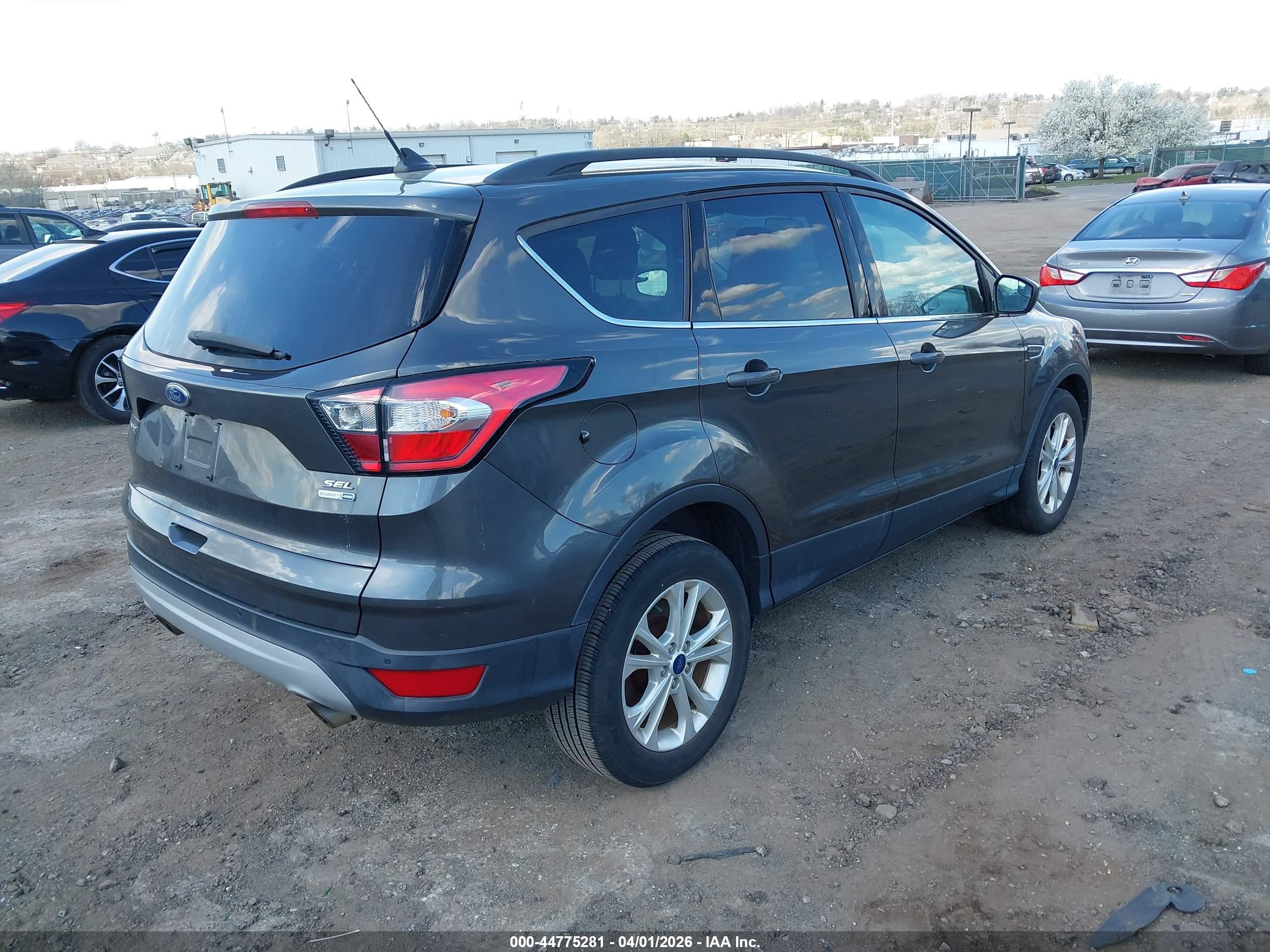FORD ESCAPE image 4