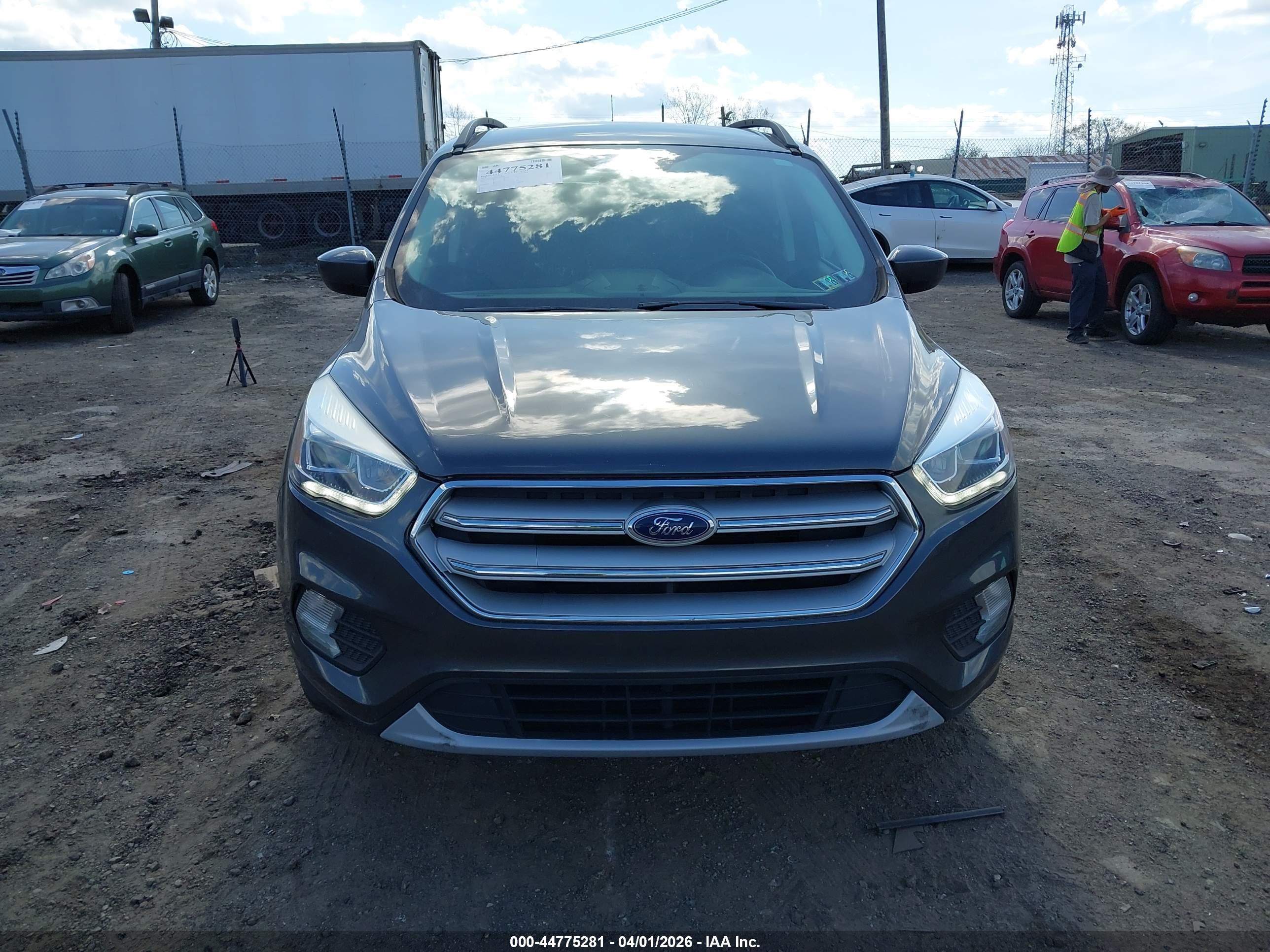FORD ESCAPE image 6