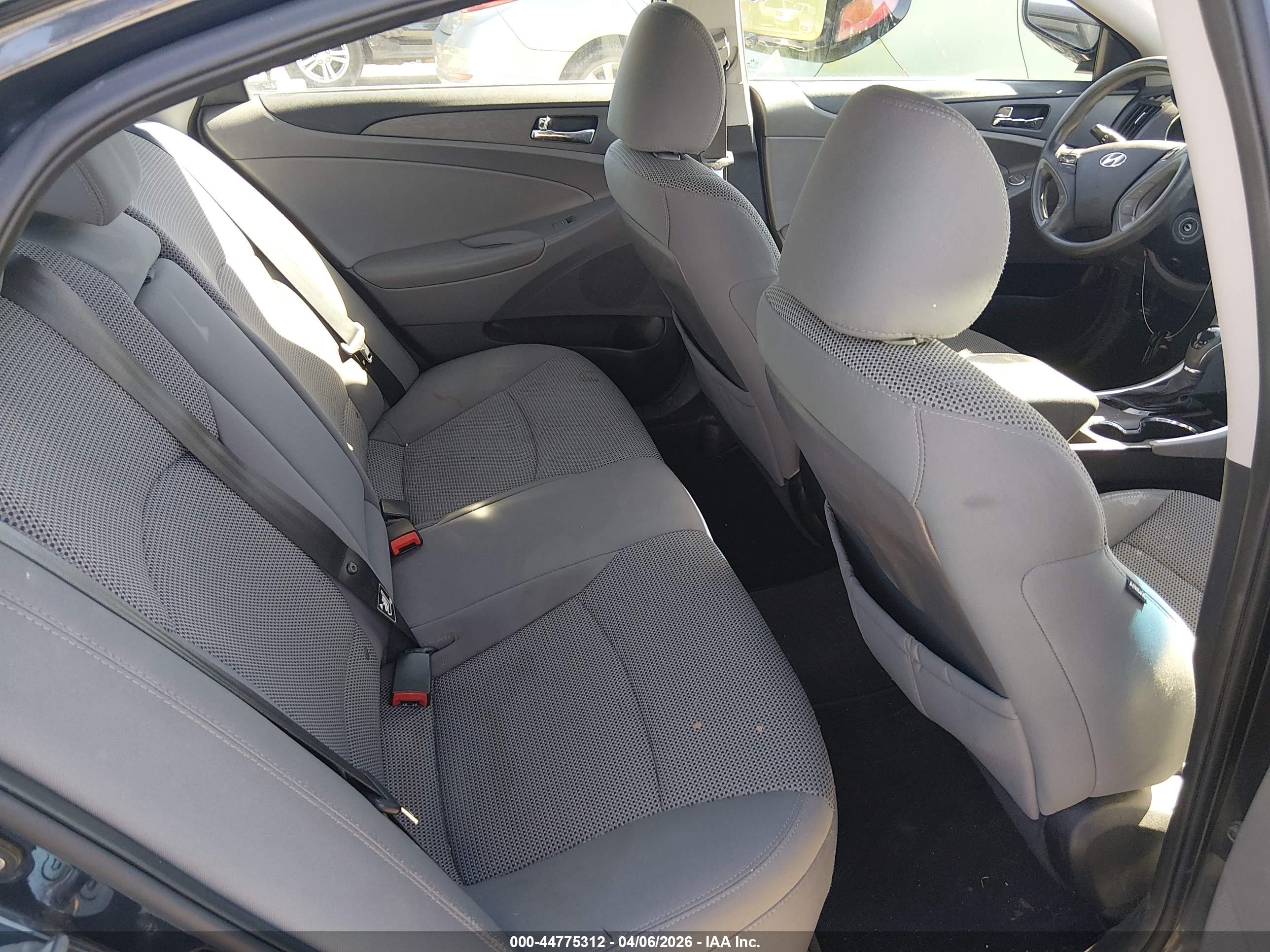HYUNDAI SONATA image 8
