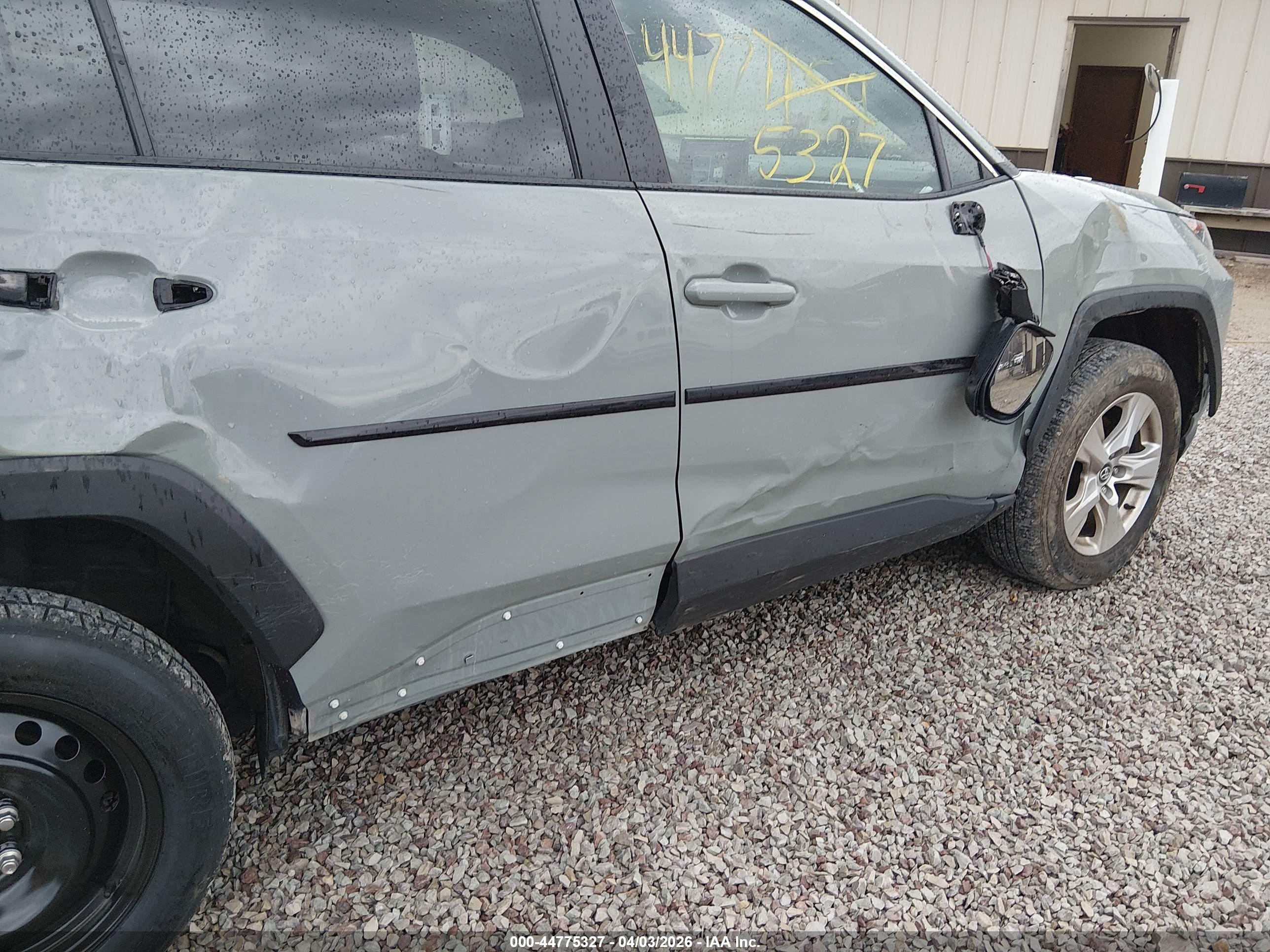 TOYOTA RAV4 image 6