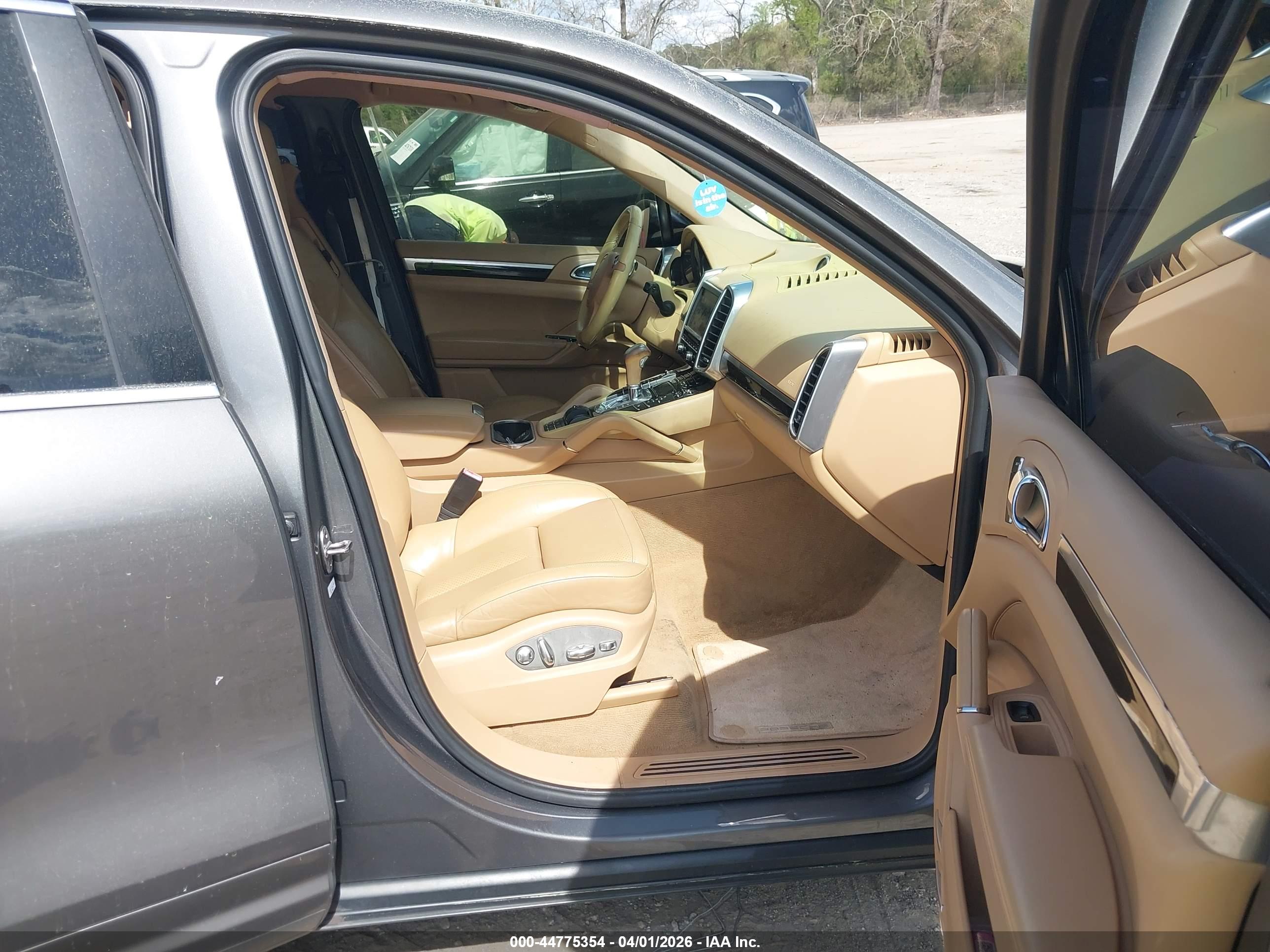 PORSCHE CAYENNE image 5
