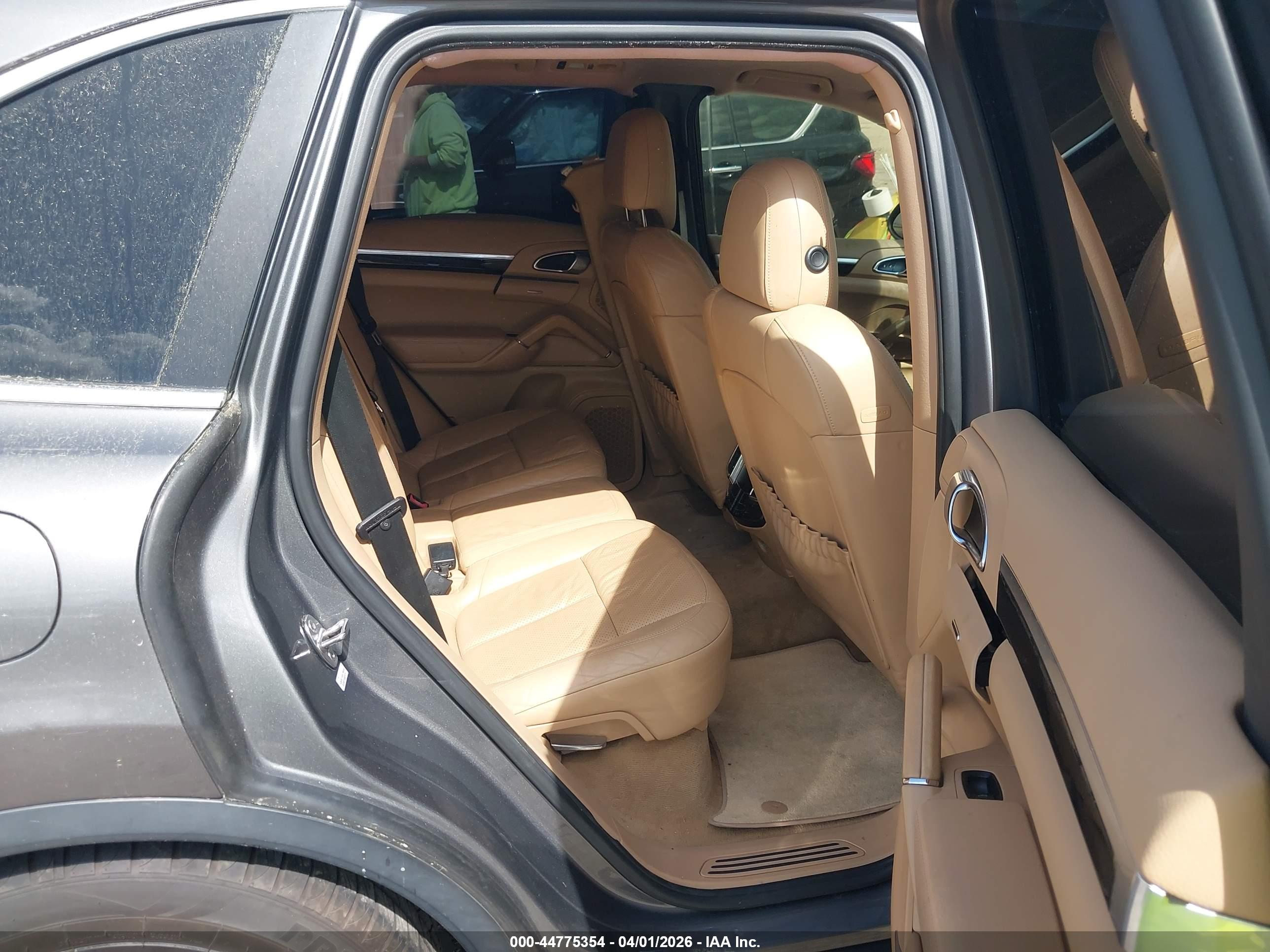 PORSCHE CAYENNE image 8
