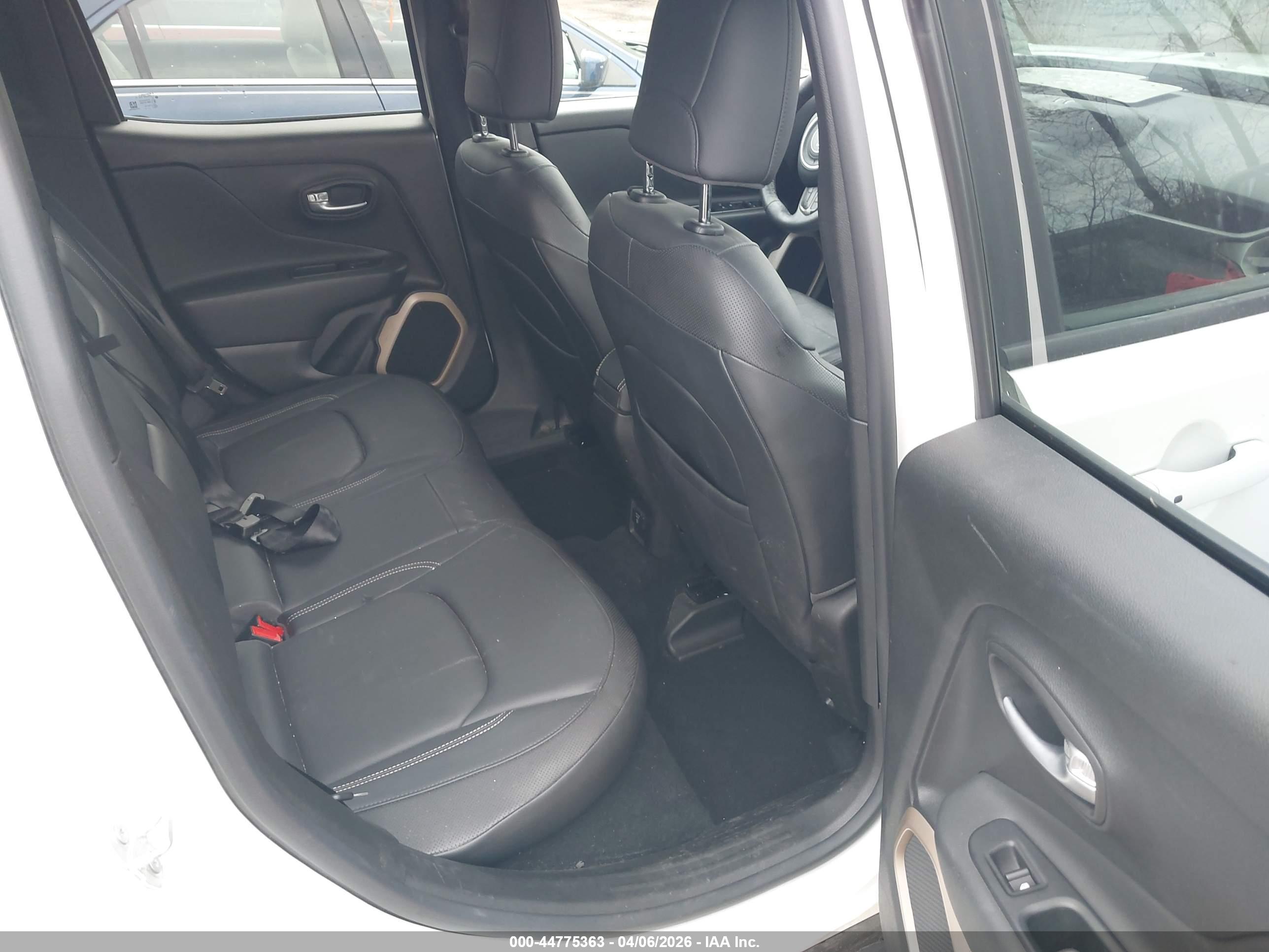 JEEP RENEGADE image 8