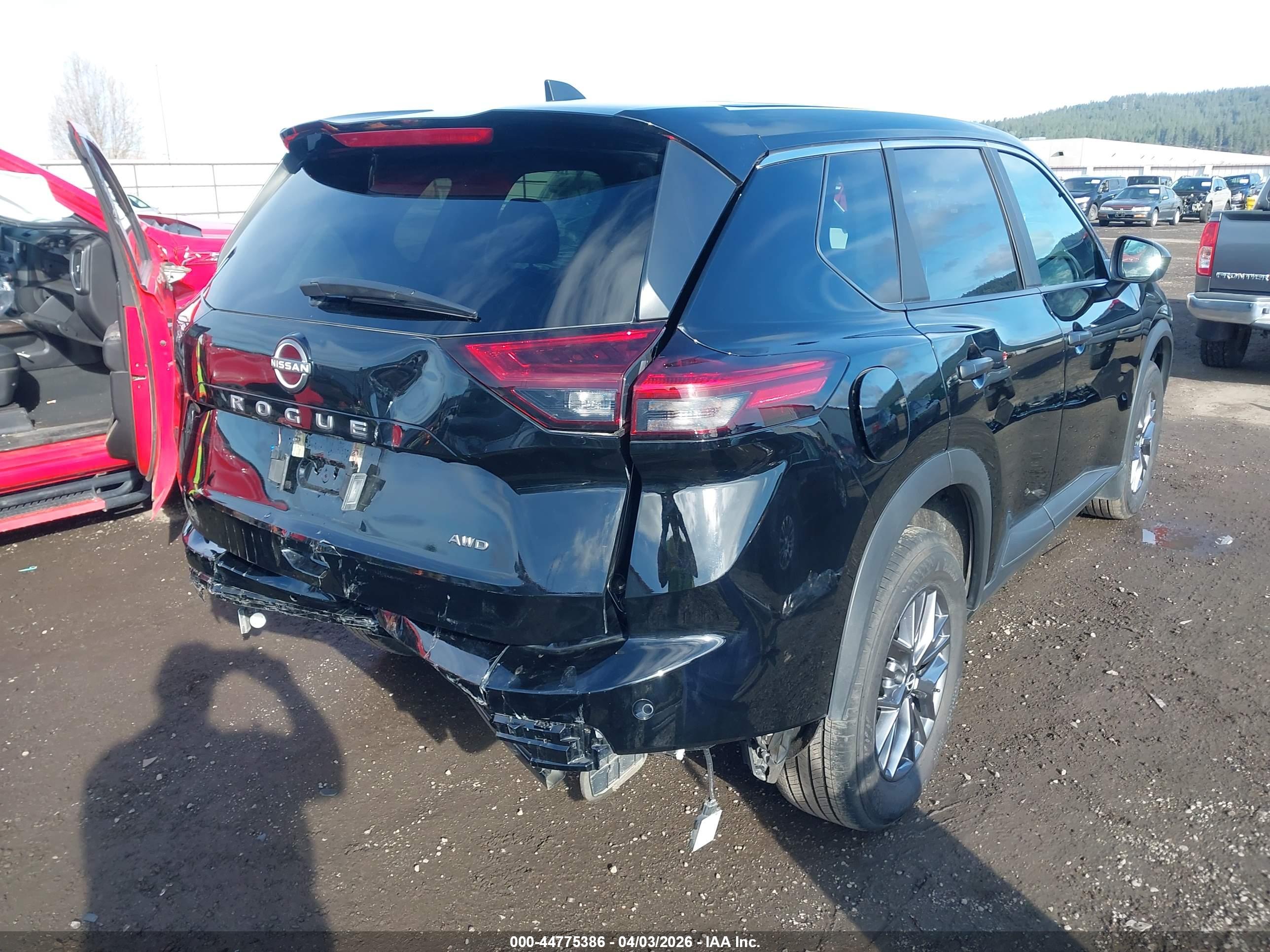 NISSAN ROGUE image 4