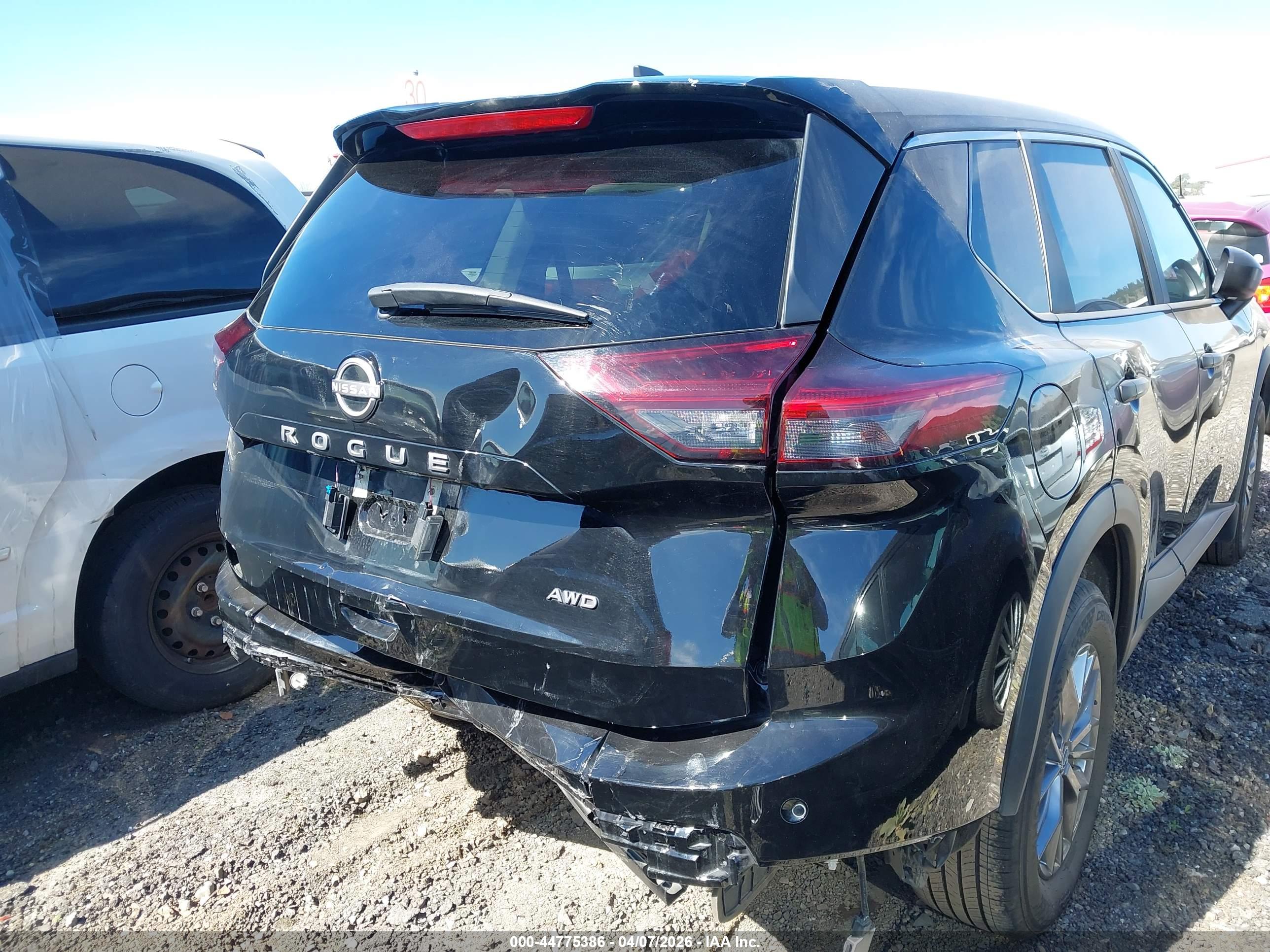 NISSAN ROGUE image 6