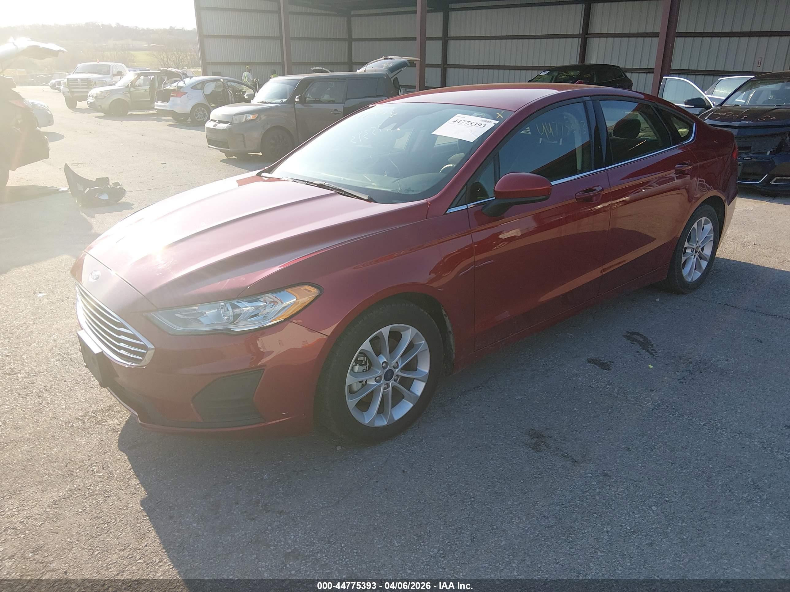 FORD FUSION image 2