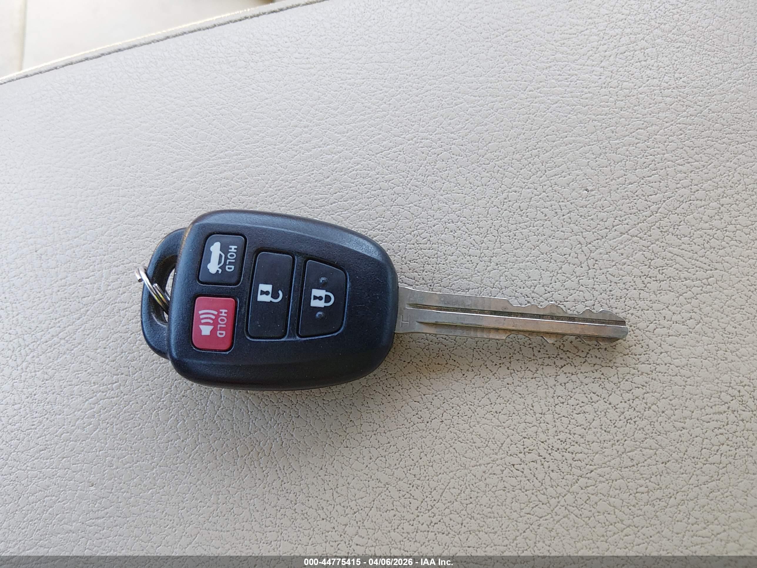 TOYOTA CAMRY image 11
