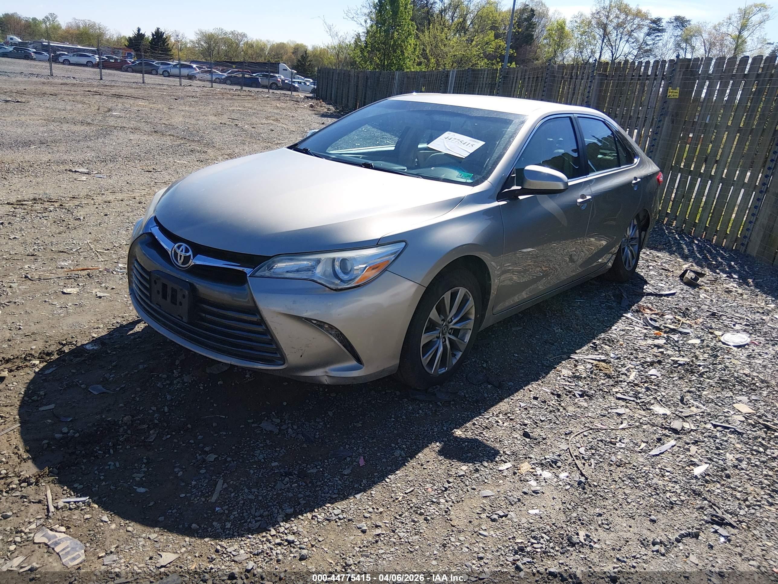 TOYOTA CAMRY image 2