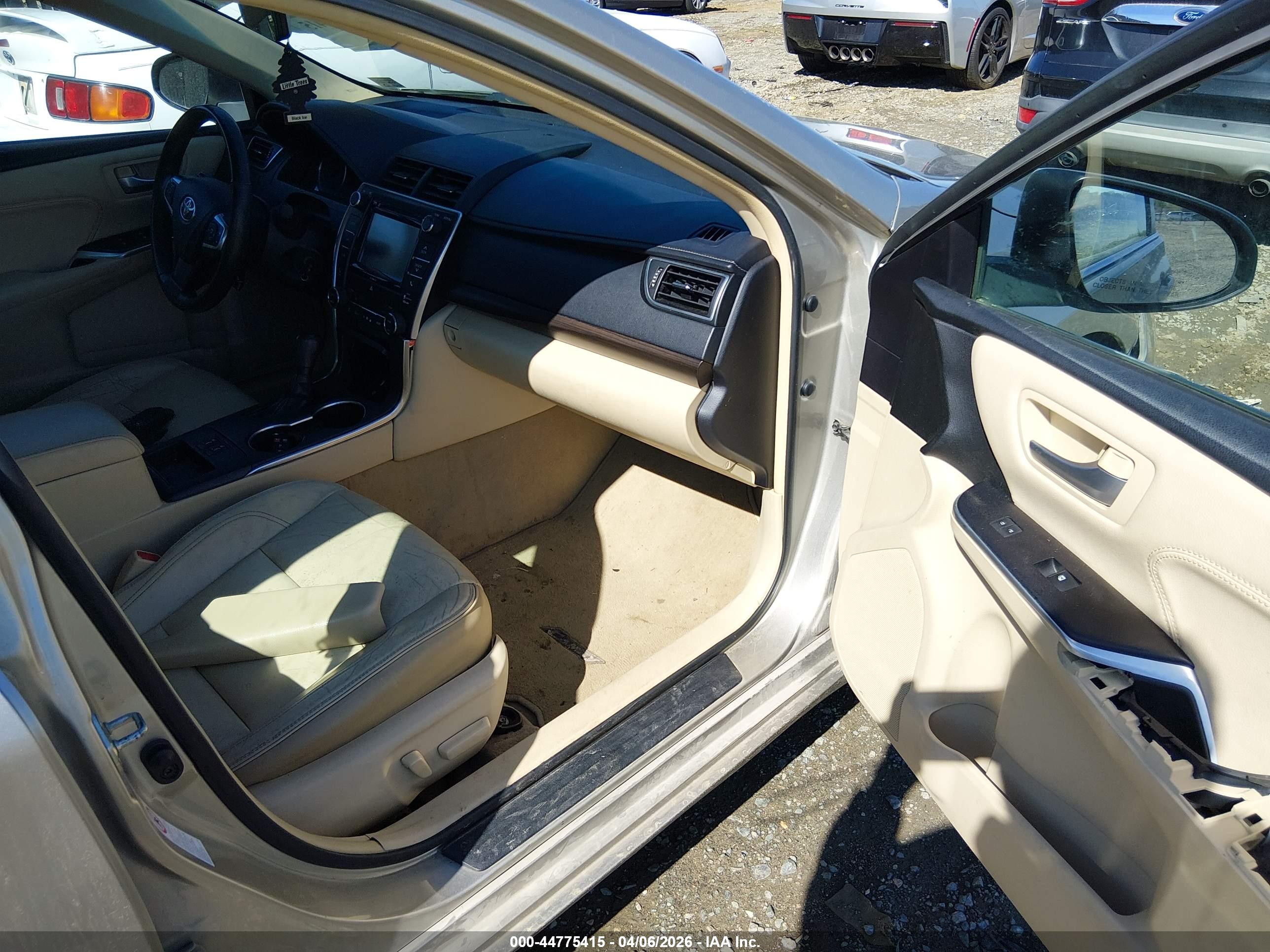 TOYOTA CAMRY image 5