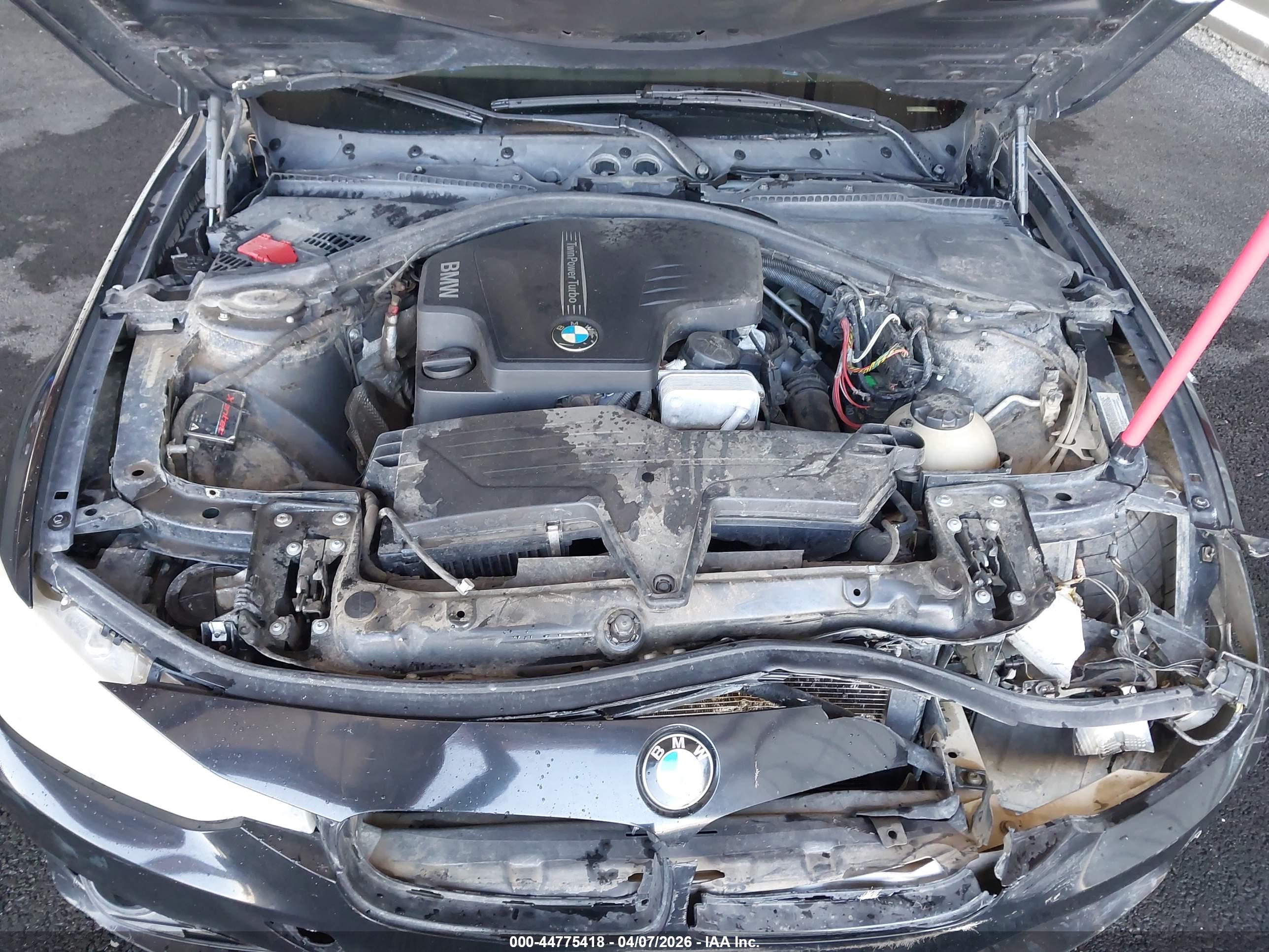 BMW 320I image 10