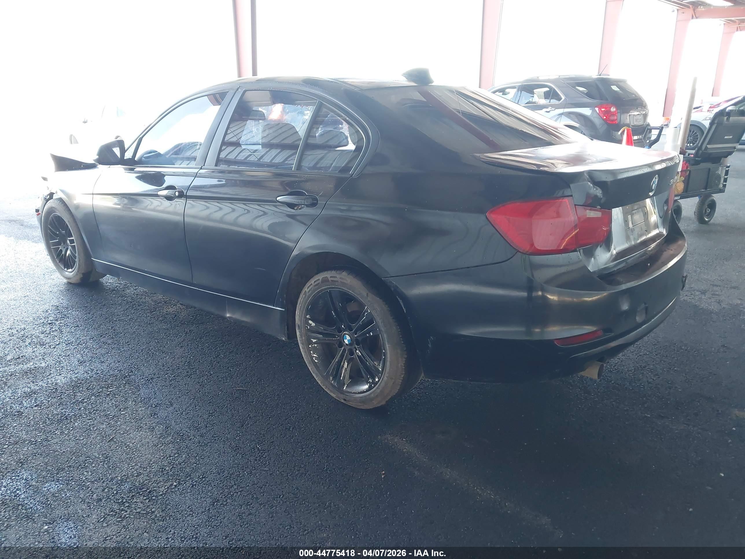 BMW 320I image 3