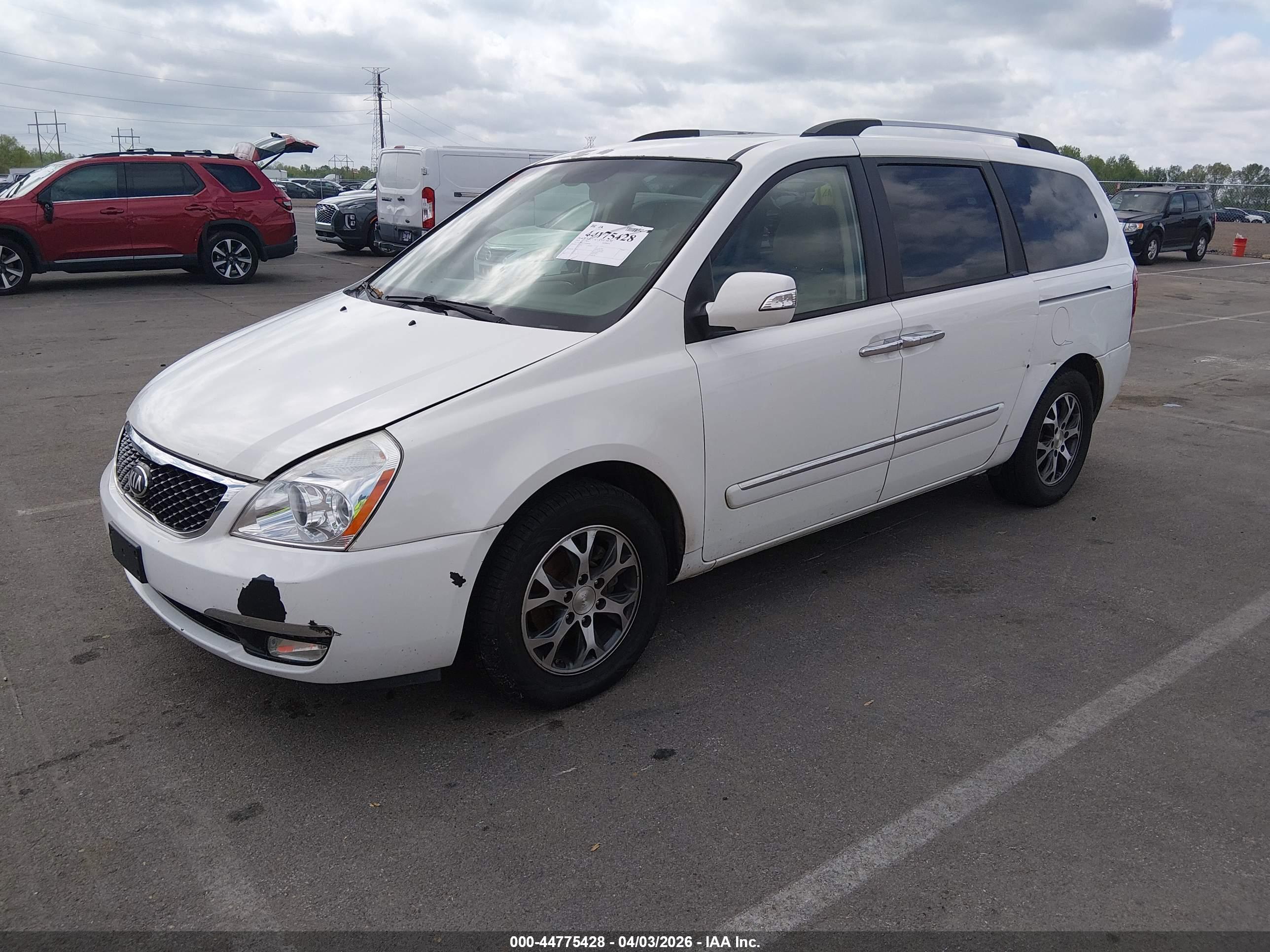 KIA SEDONA image 2