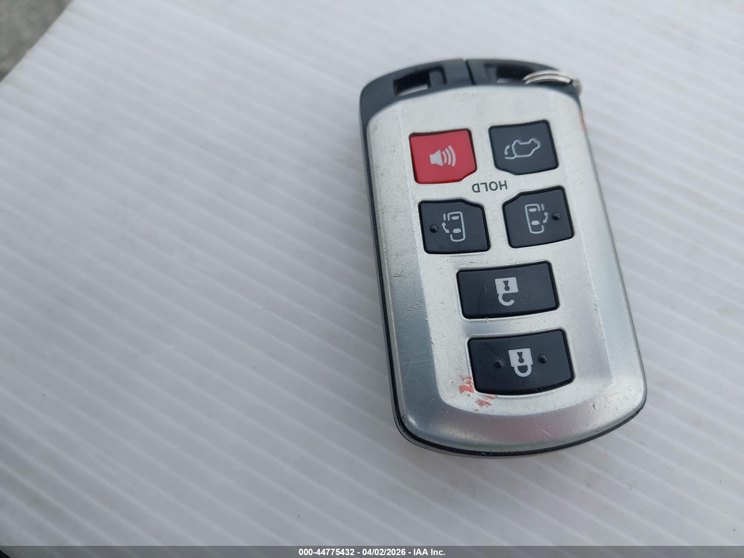 TOYOTA SIENNA image 11