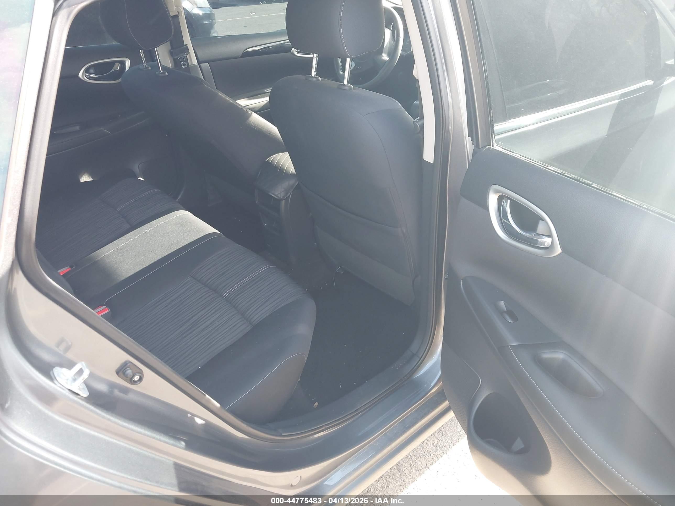 NISSAN SENTRA image 8