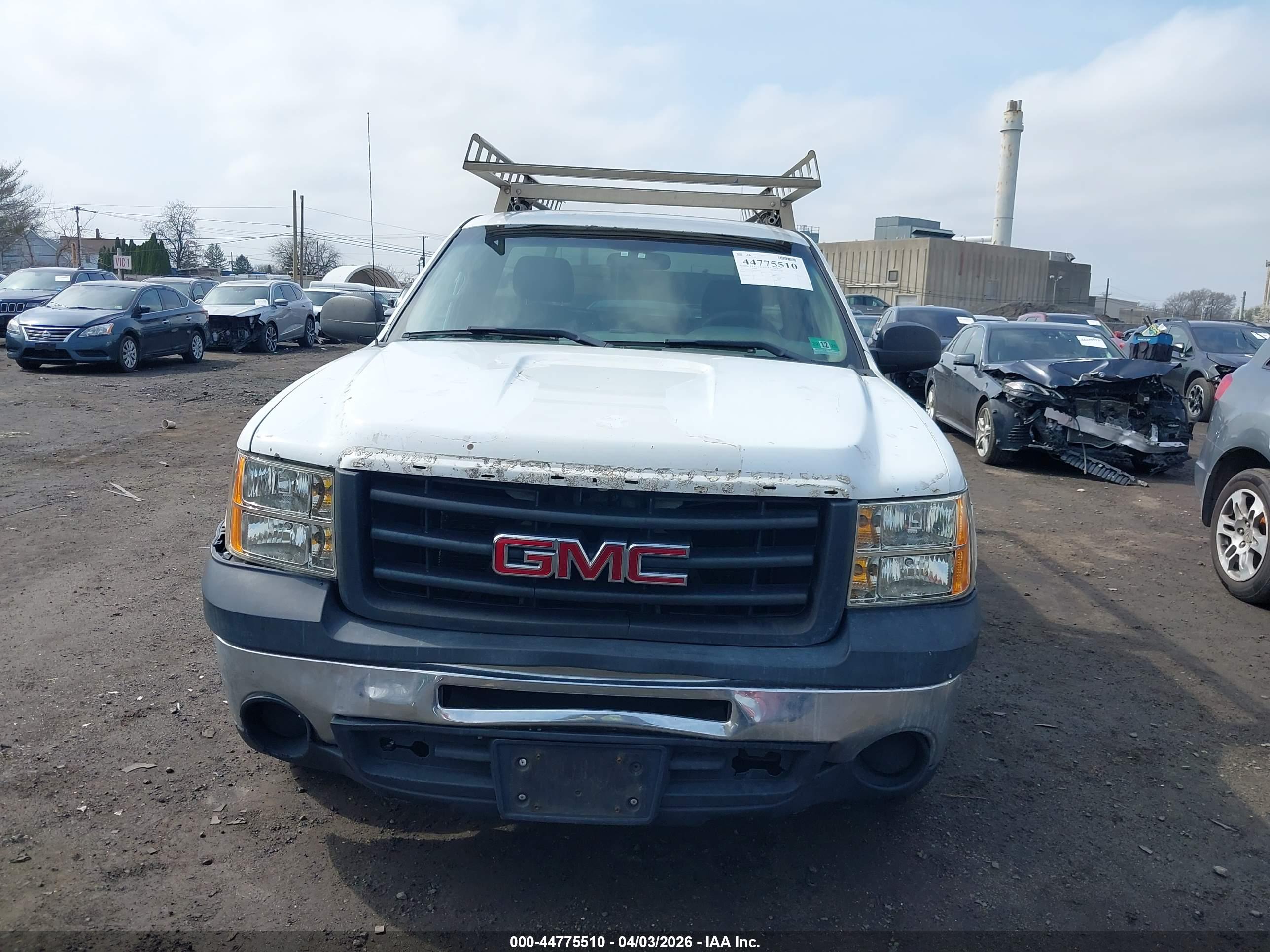 GMC SIERRA image 6