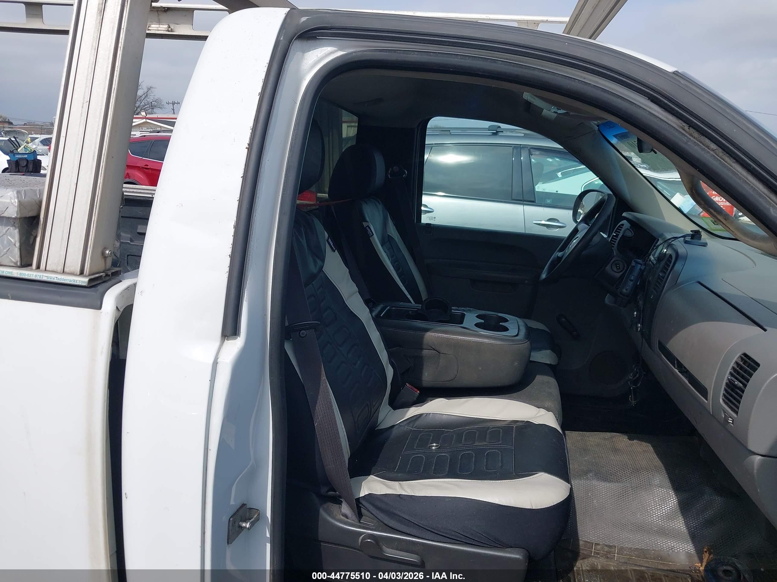 GMC SIERRA image 8