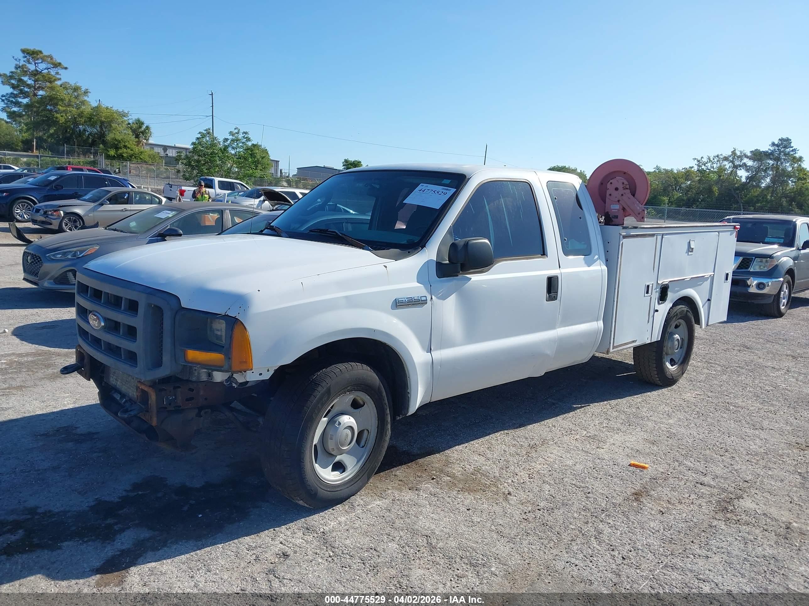 FORD F-350 image 2