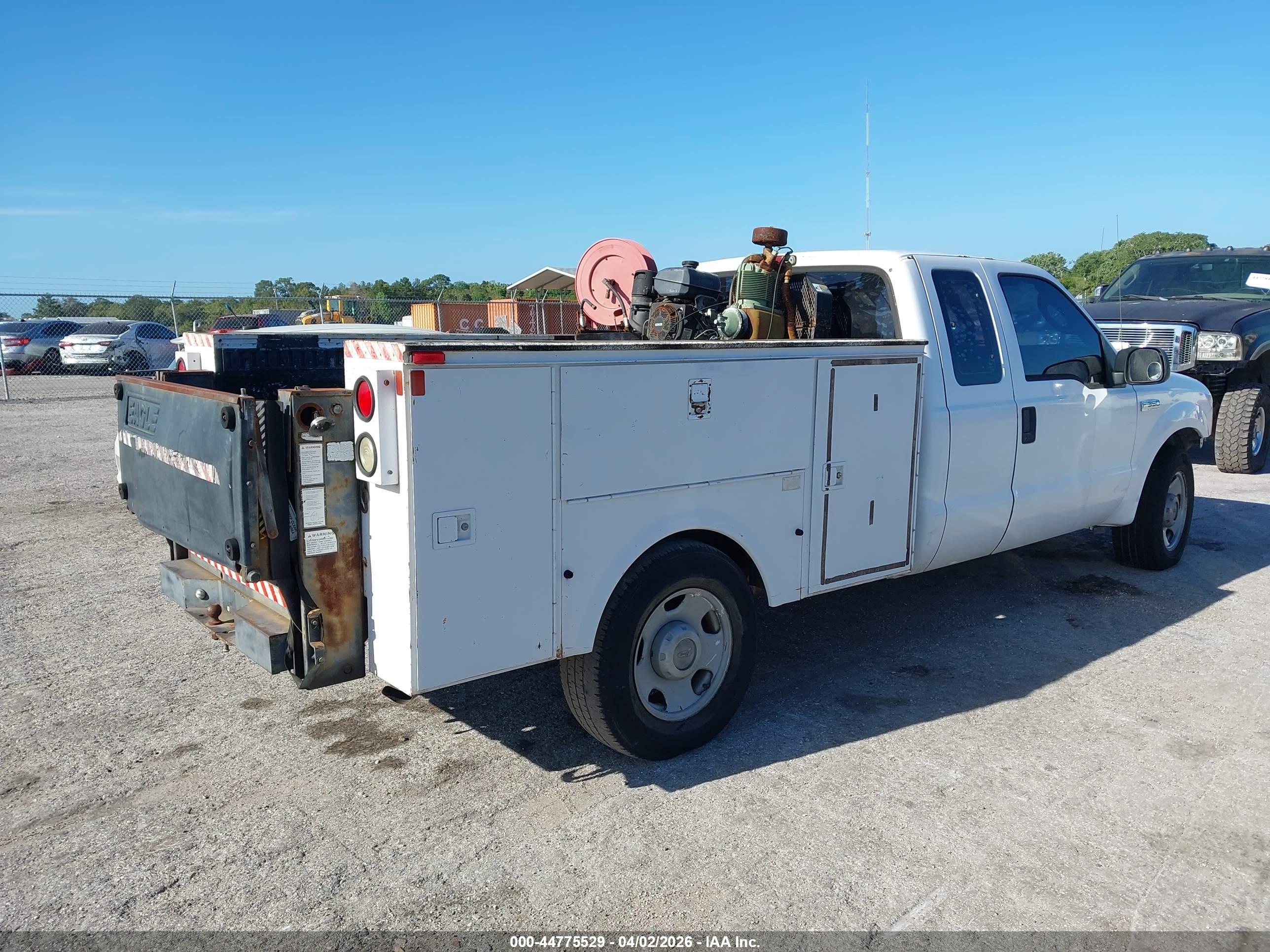 FORD F-350 image 4