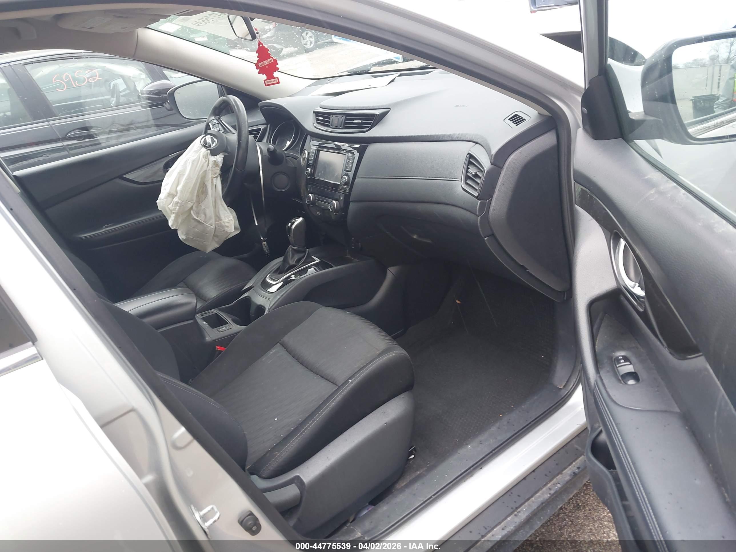 NISSAN ROGUE image 5