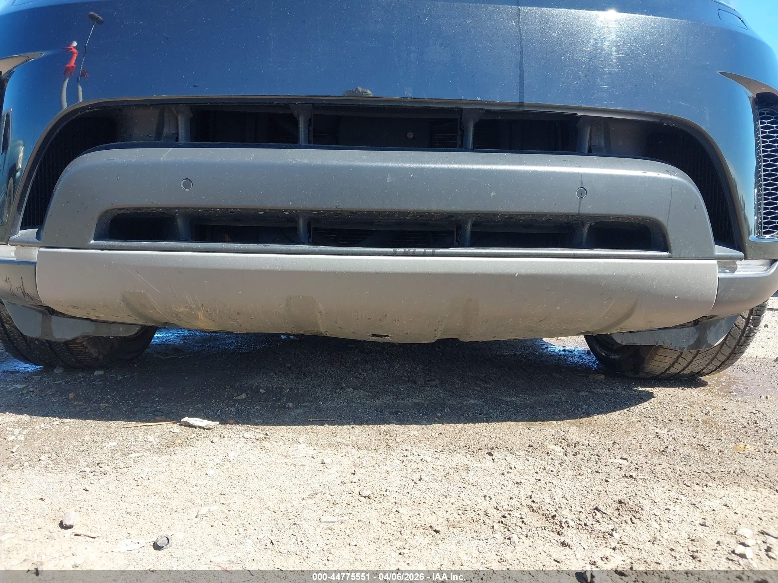 LAND ROVER image 6