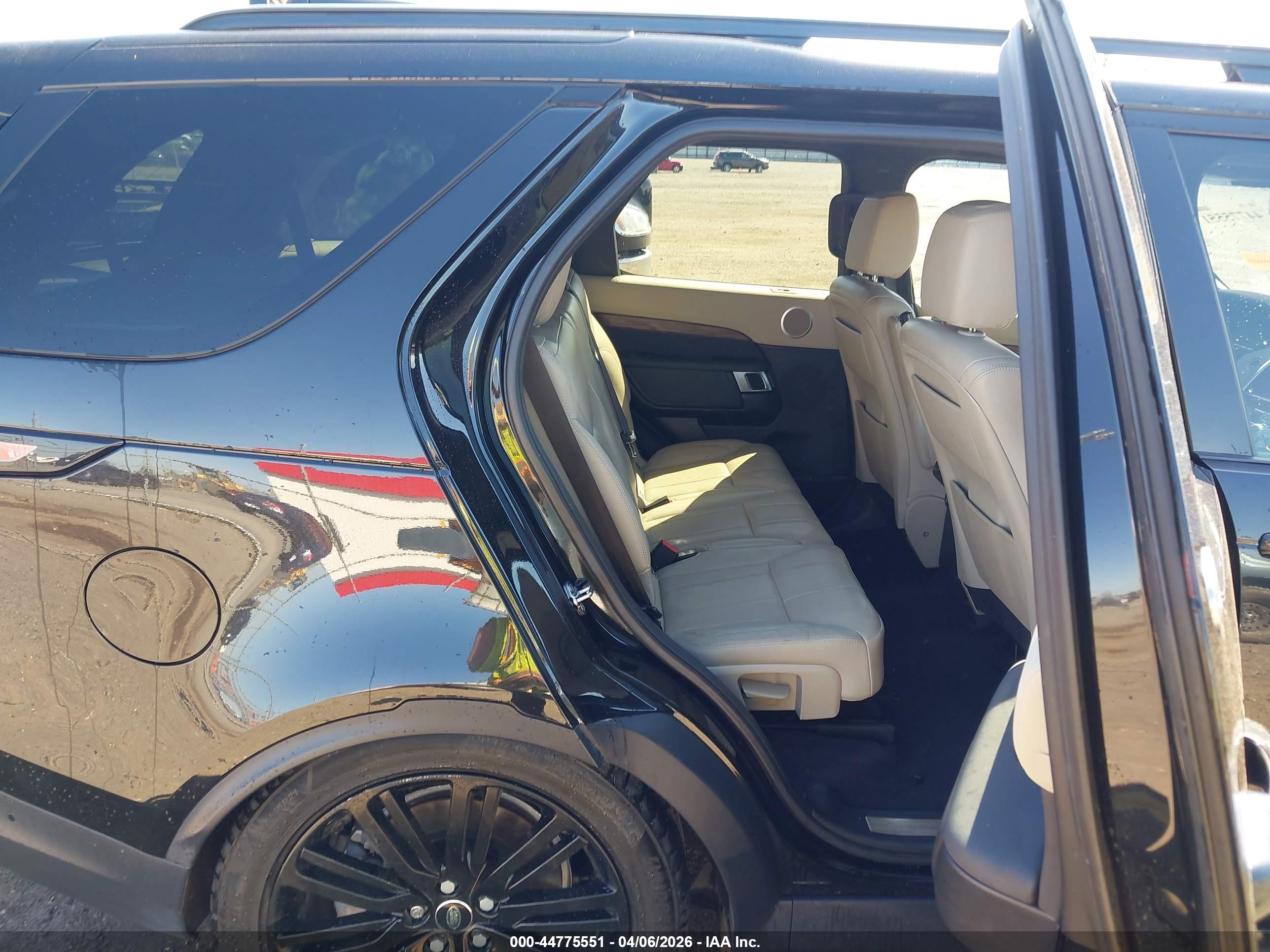 LAND ROVER image 8