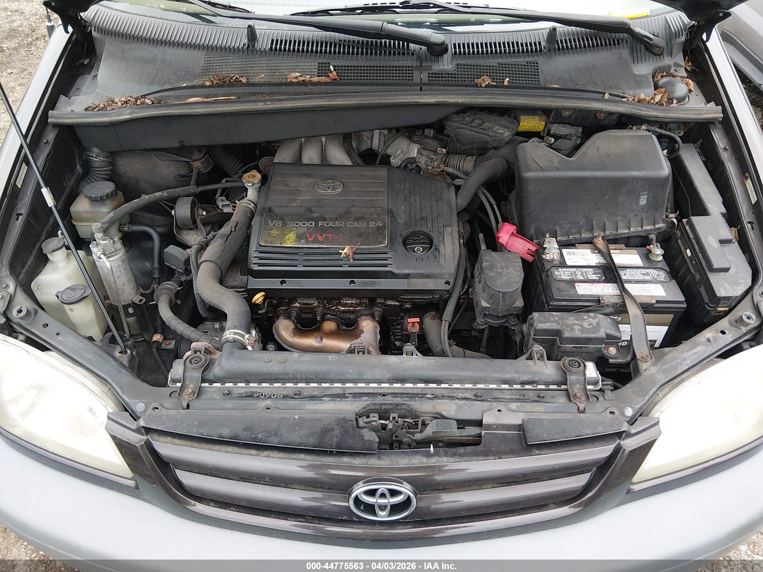 TOYOTA SIENNA image 10