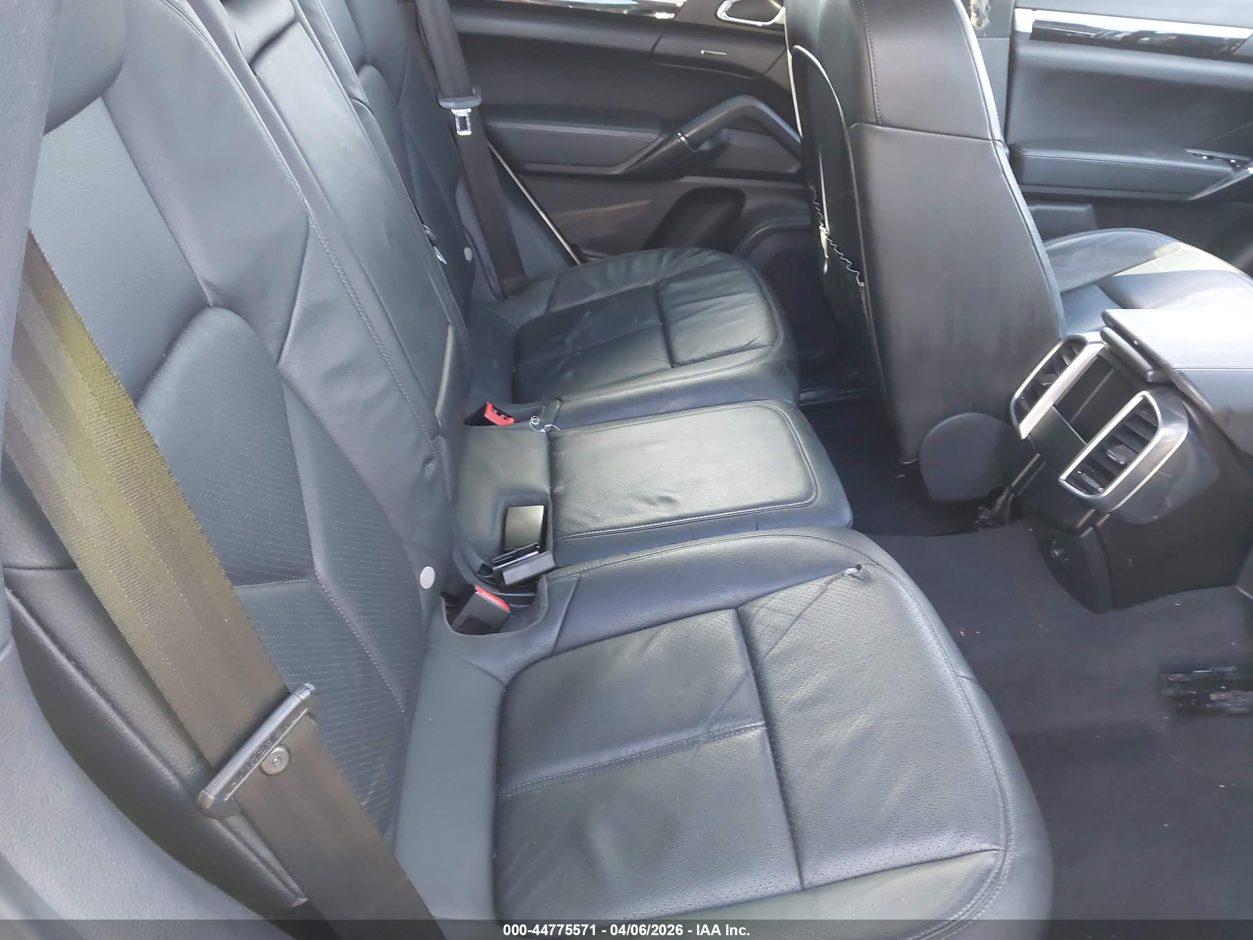 PORSCHE CAYENNE image 8