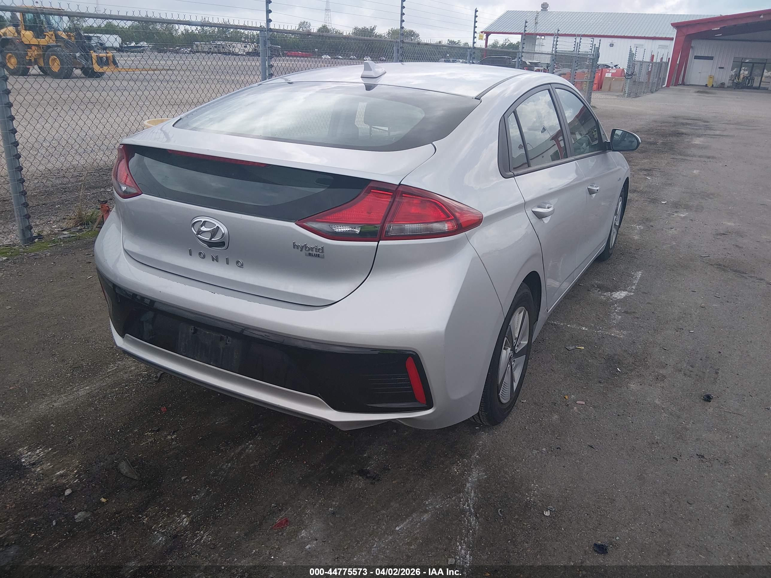 HYUNDAI IONIQ image 4
