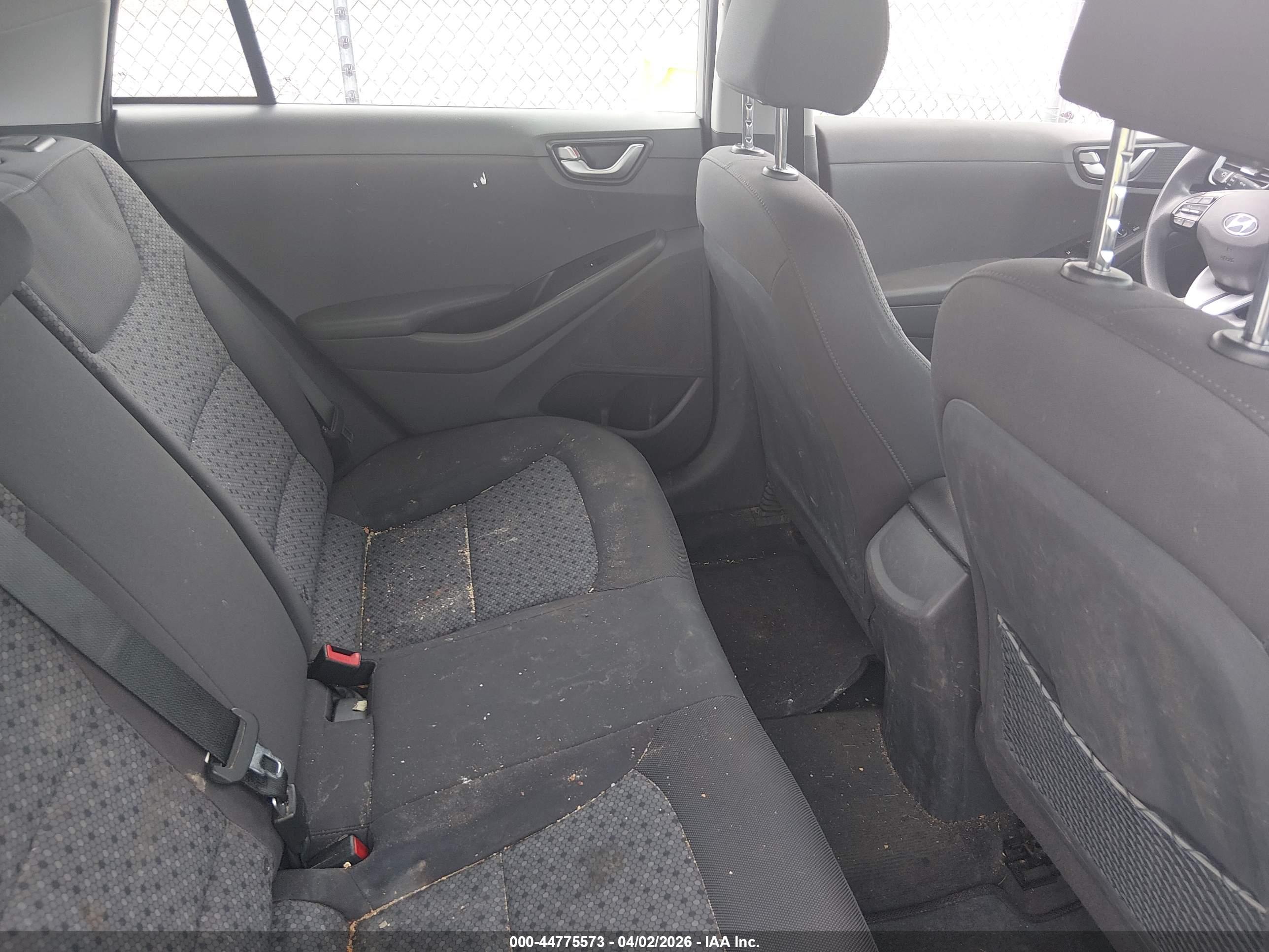 HYUNDAI IONIQ image 8