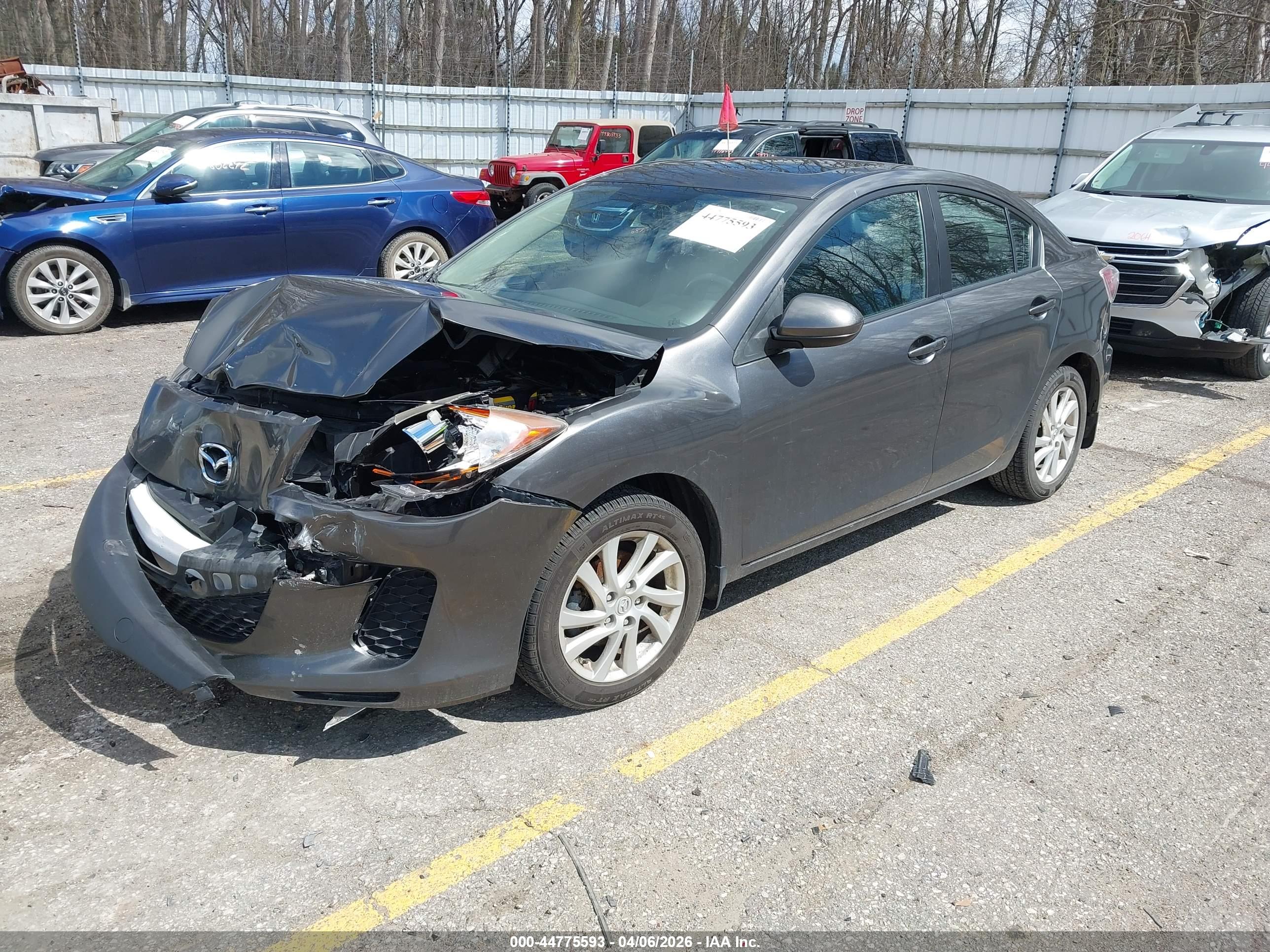 MAZDA MAZDA3 image 2