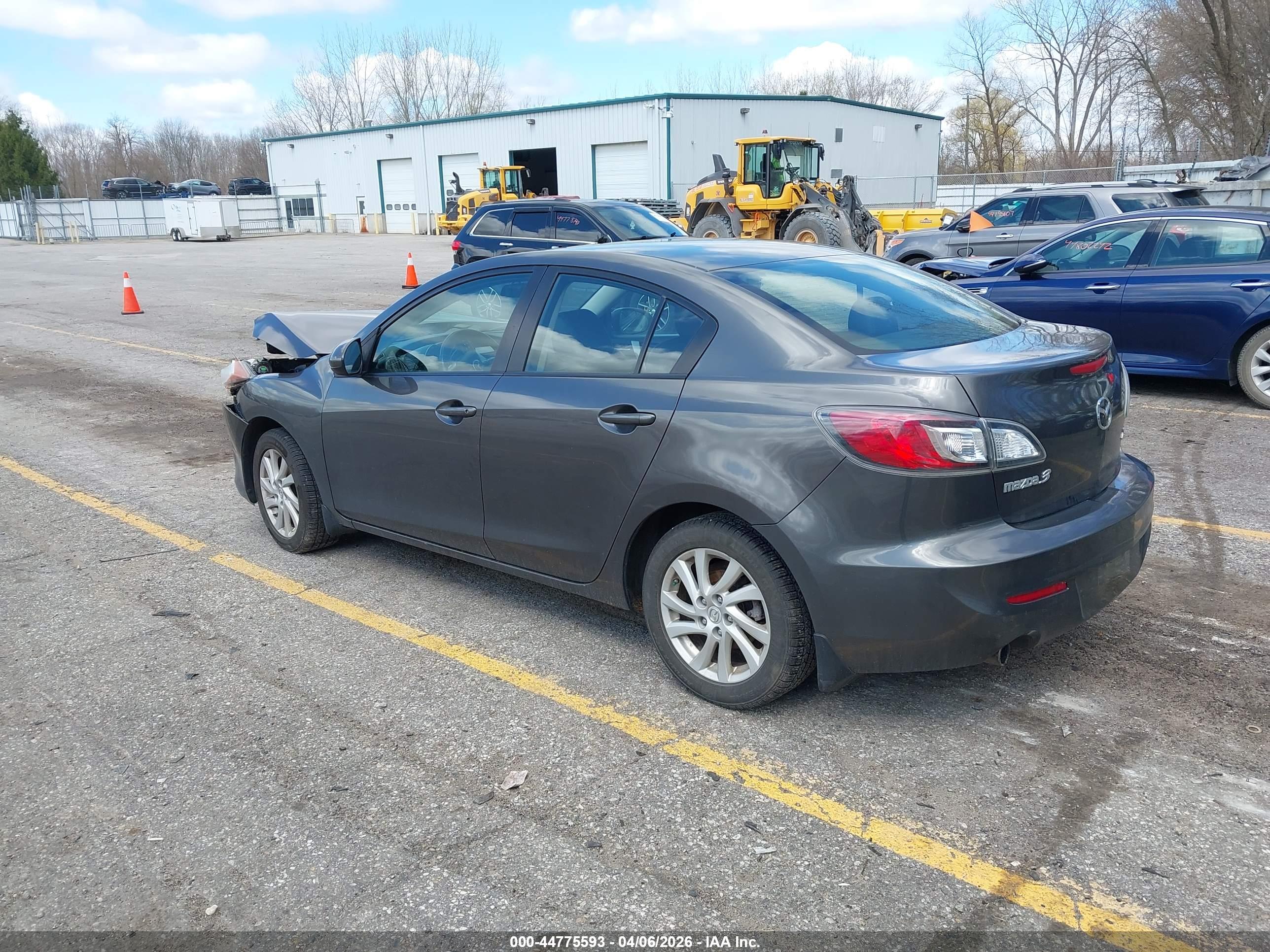 MAZDA MAZDA3 image 3