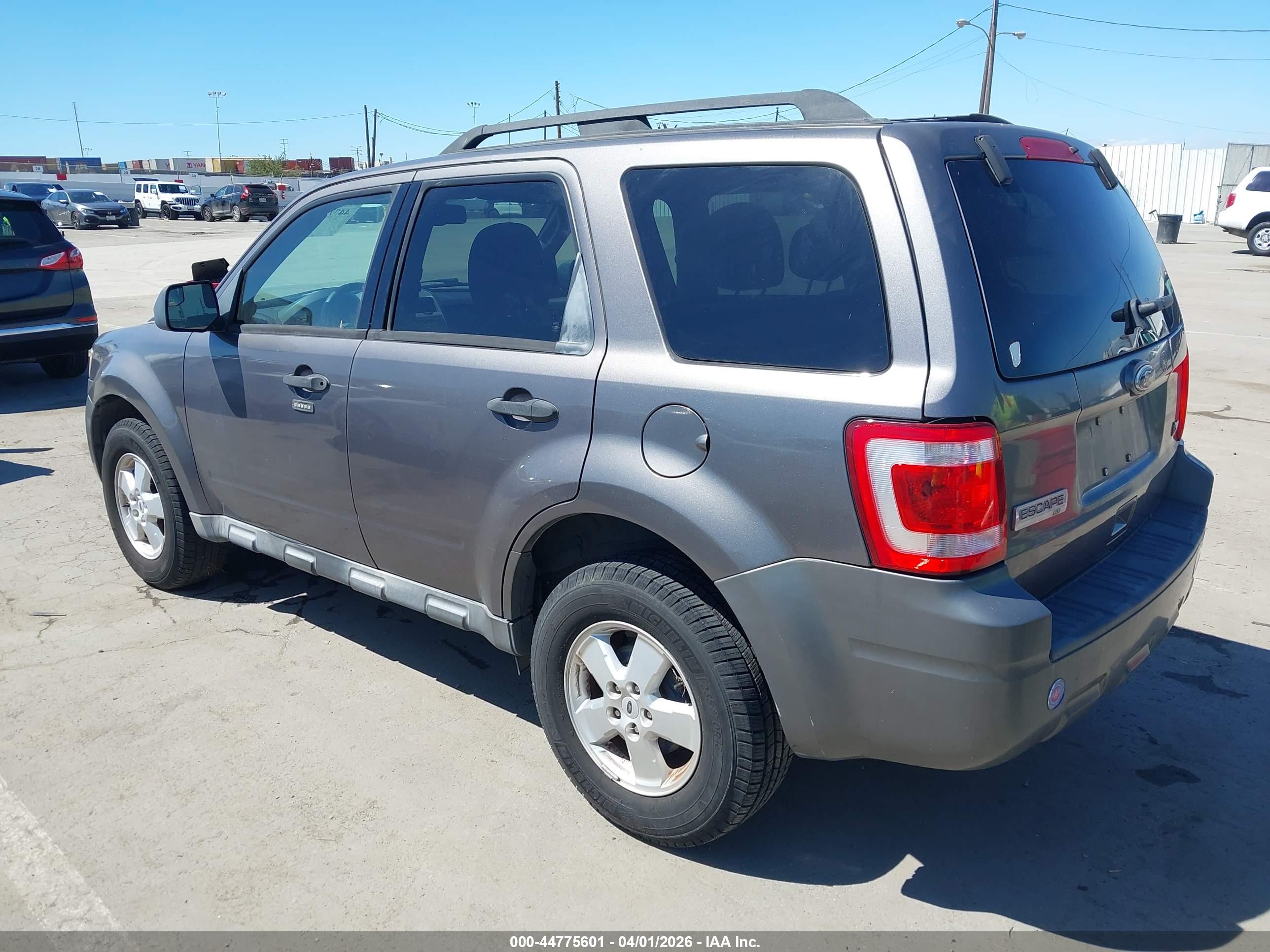 FORD ESCAPE image 3