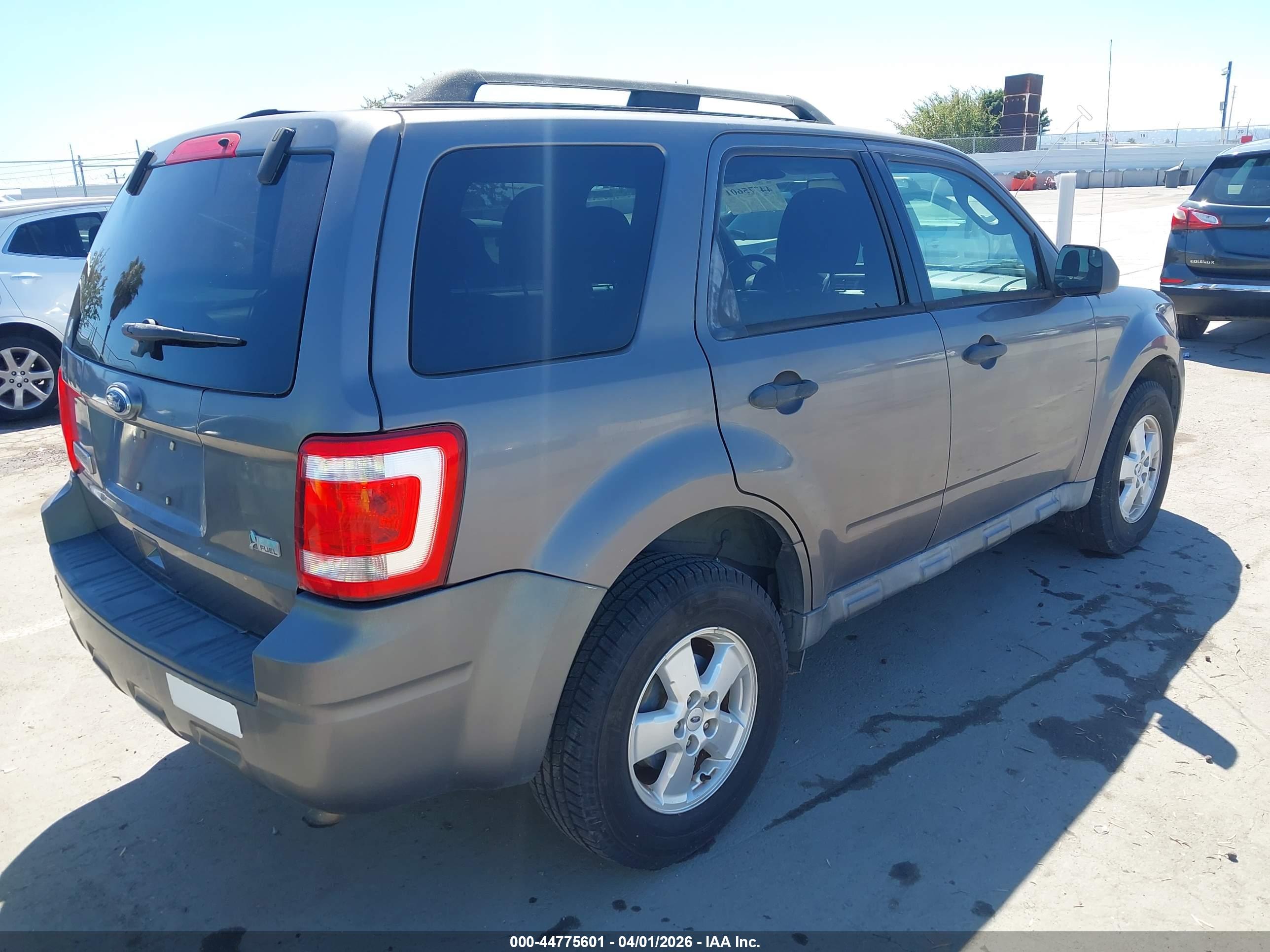 FORD ESCAPE image 4