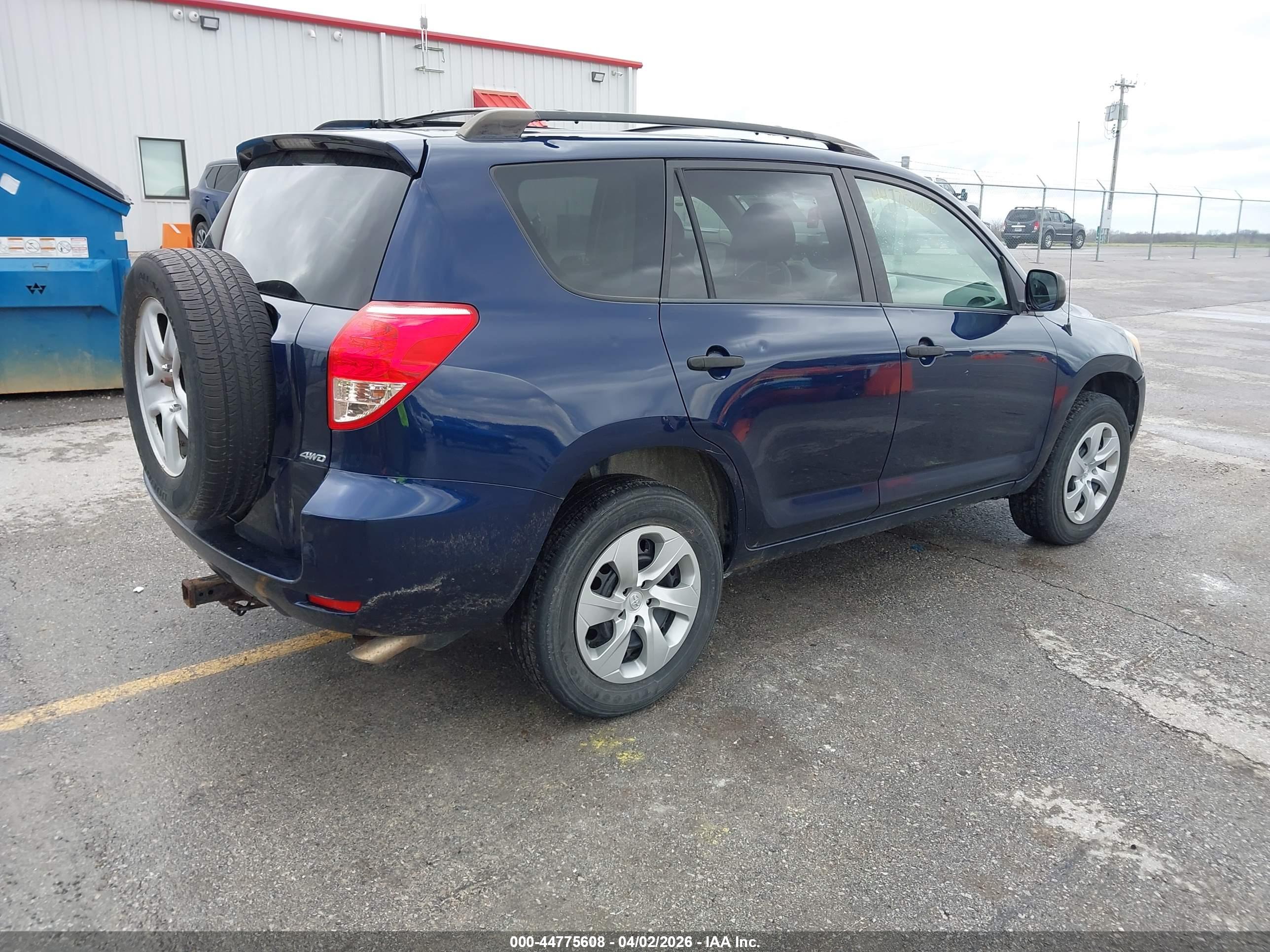 TOYOTA RAV4 image 4
