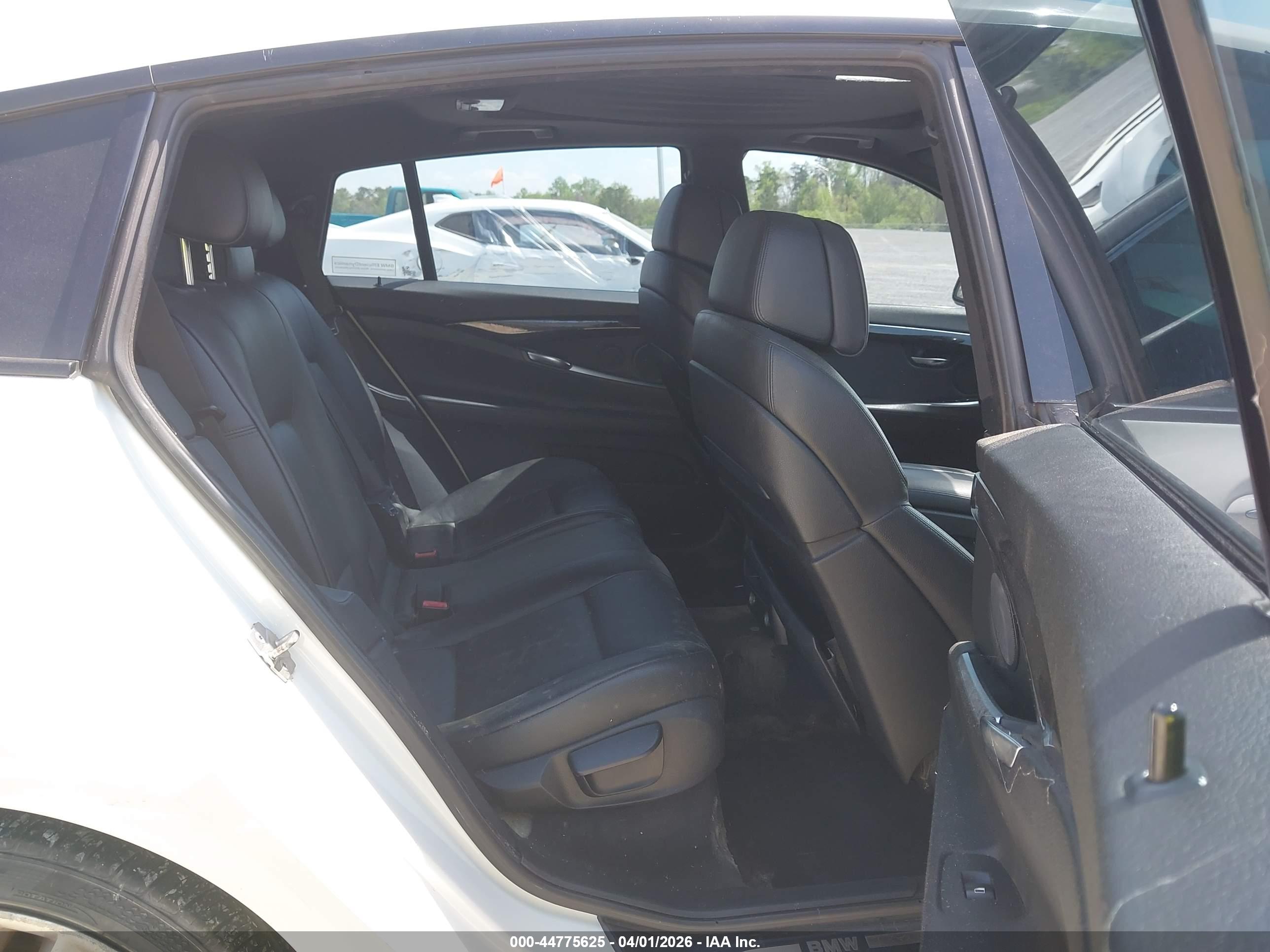 BMW 535I image 8