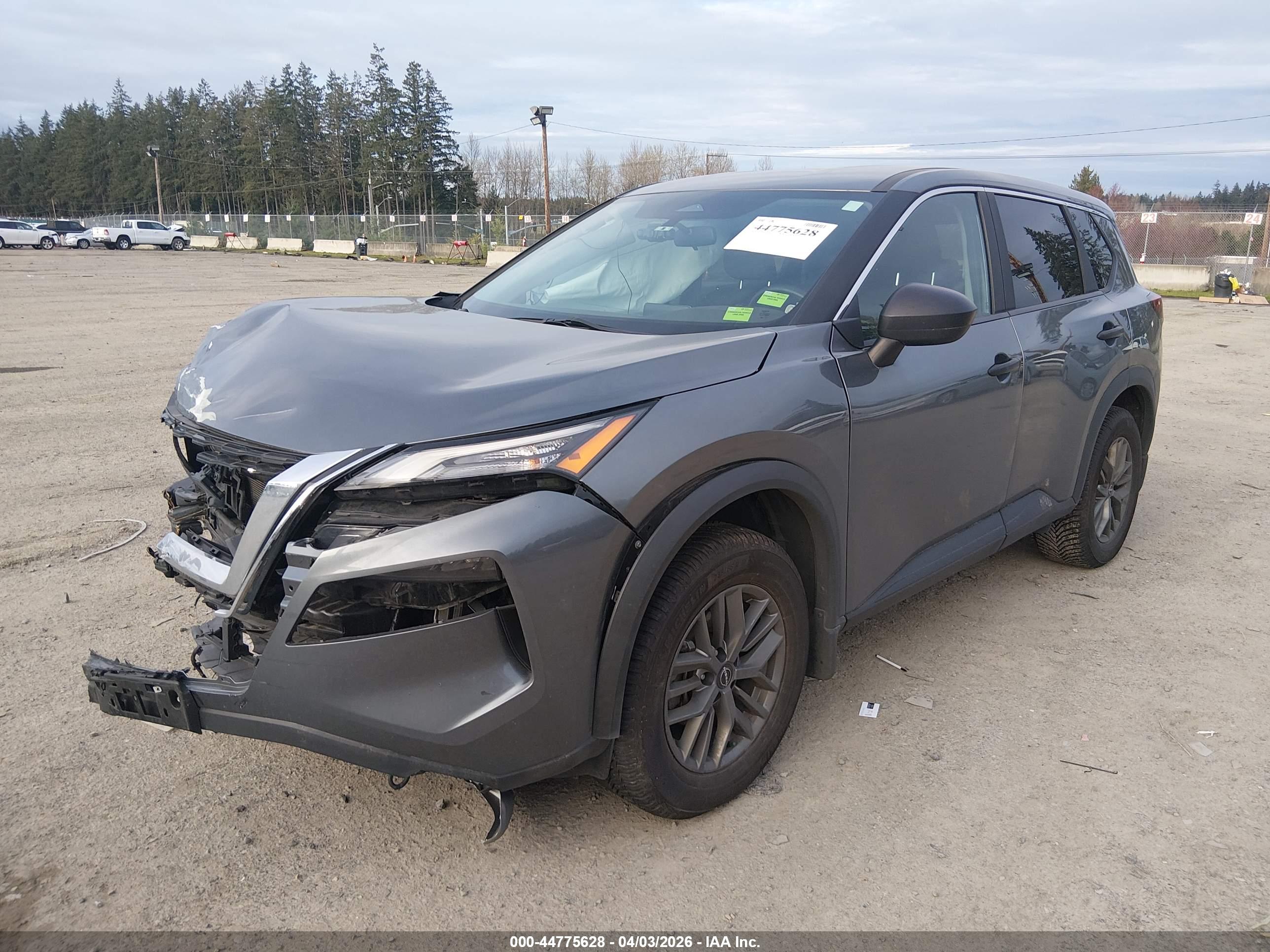 NISSAN ROGUE image 2