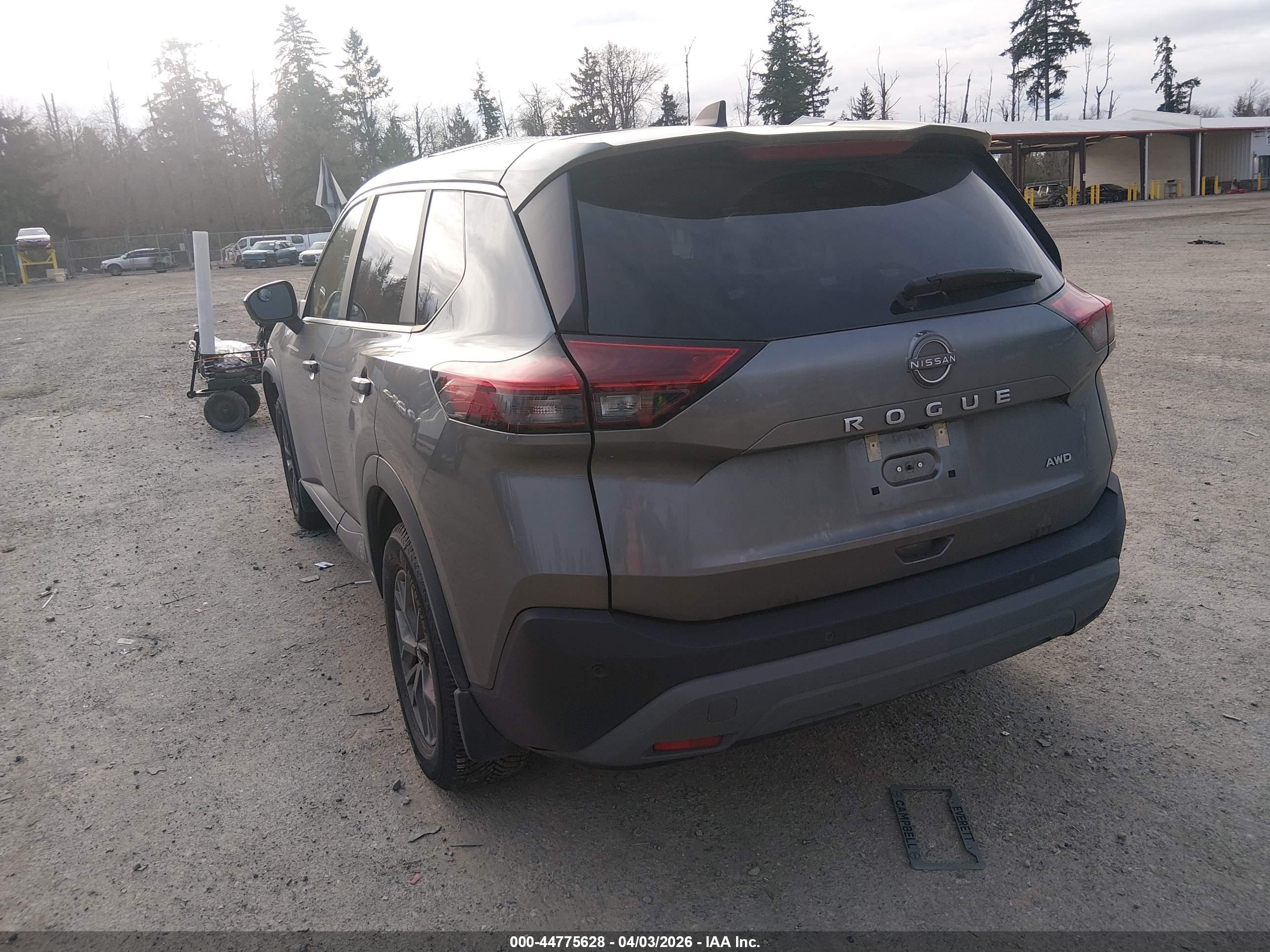 NISSAN ROGUE image 3