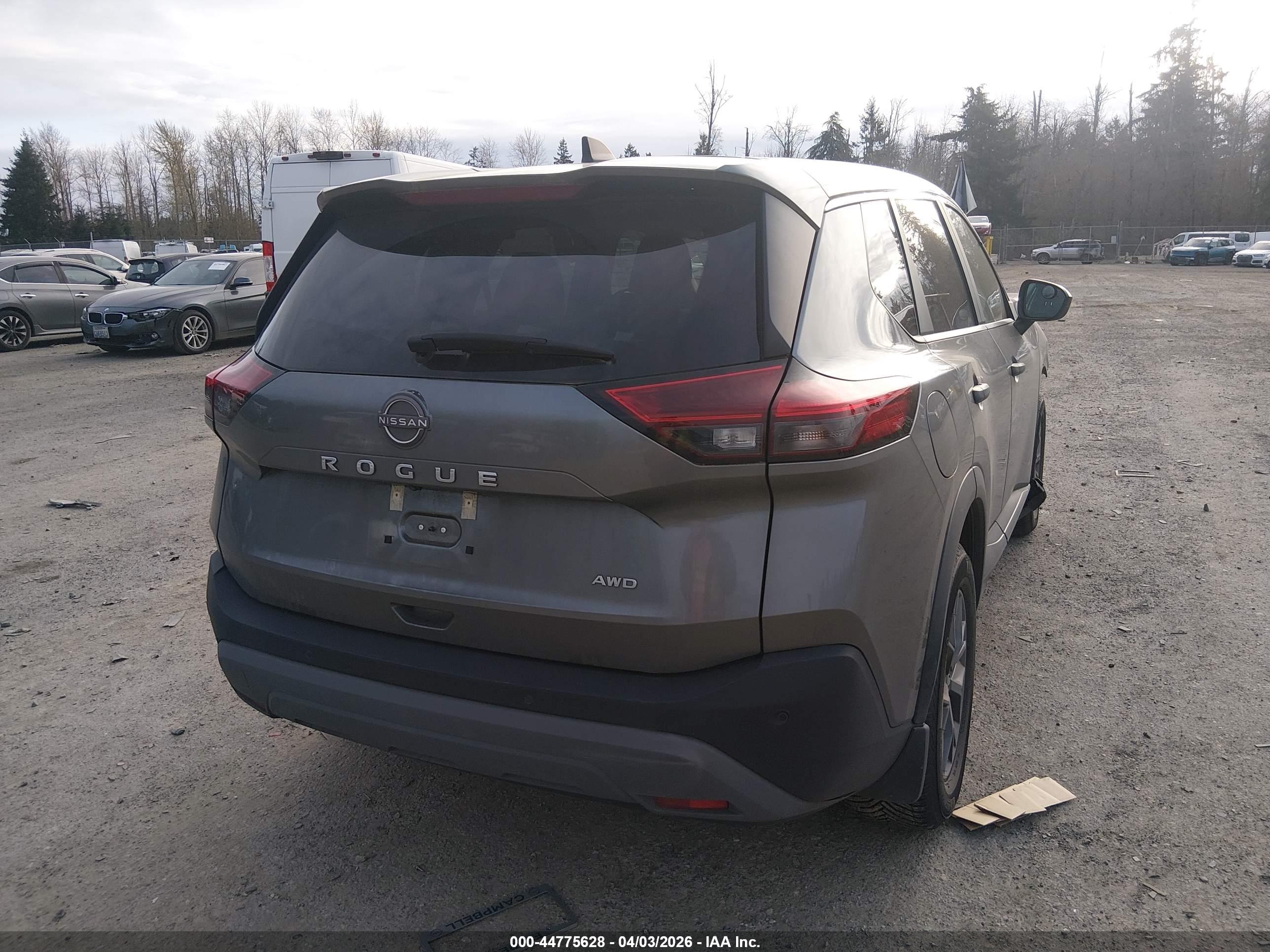NISSAN ROGUE image 4