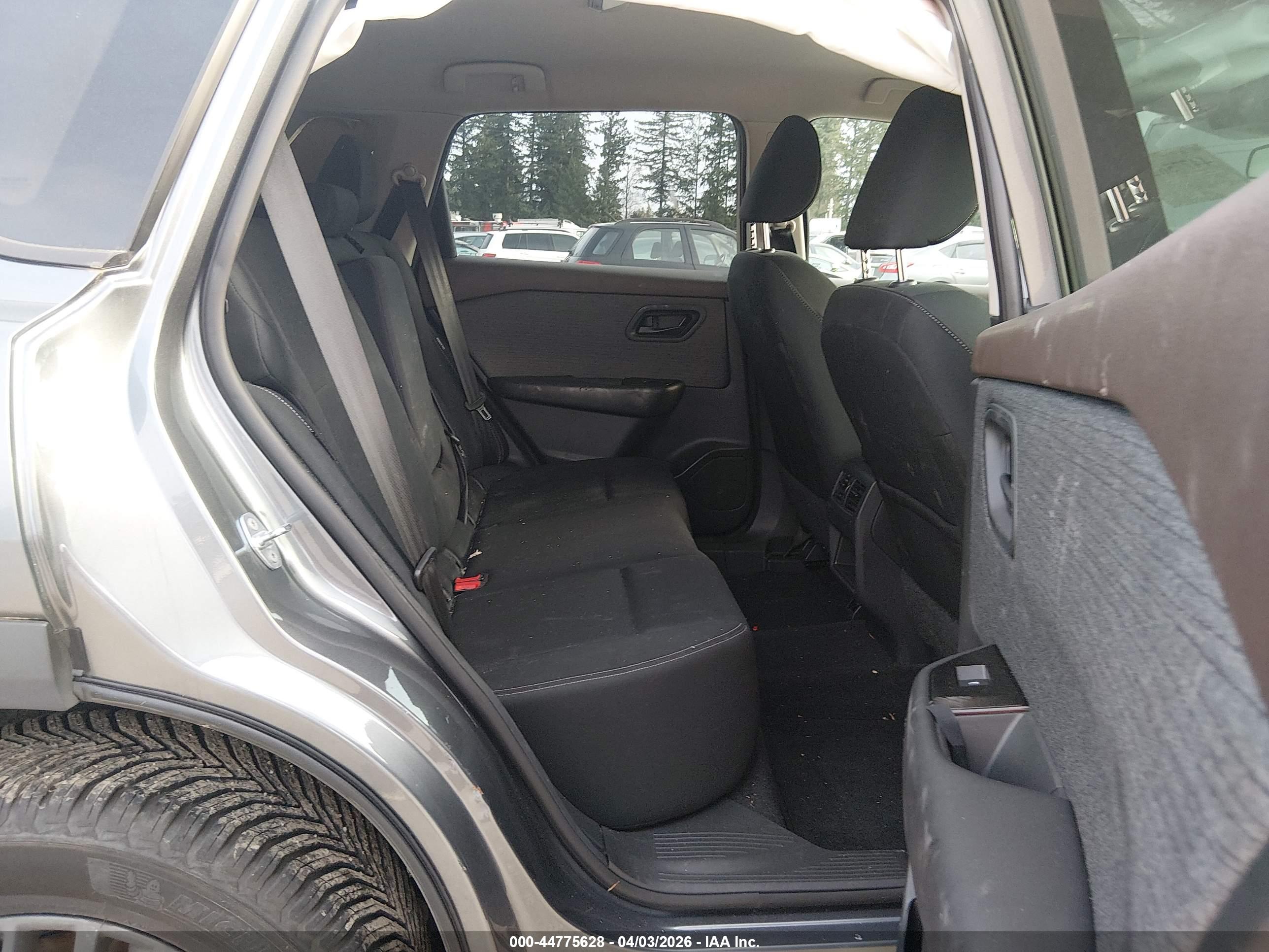 NISSAN ROGUE image 8