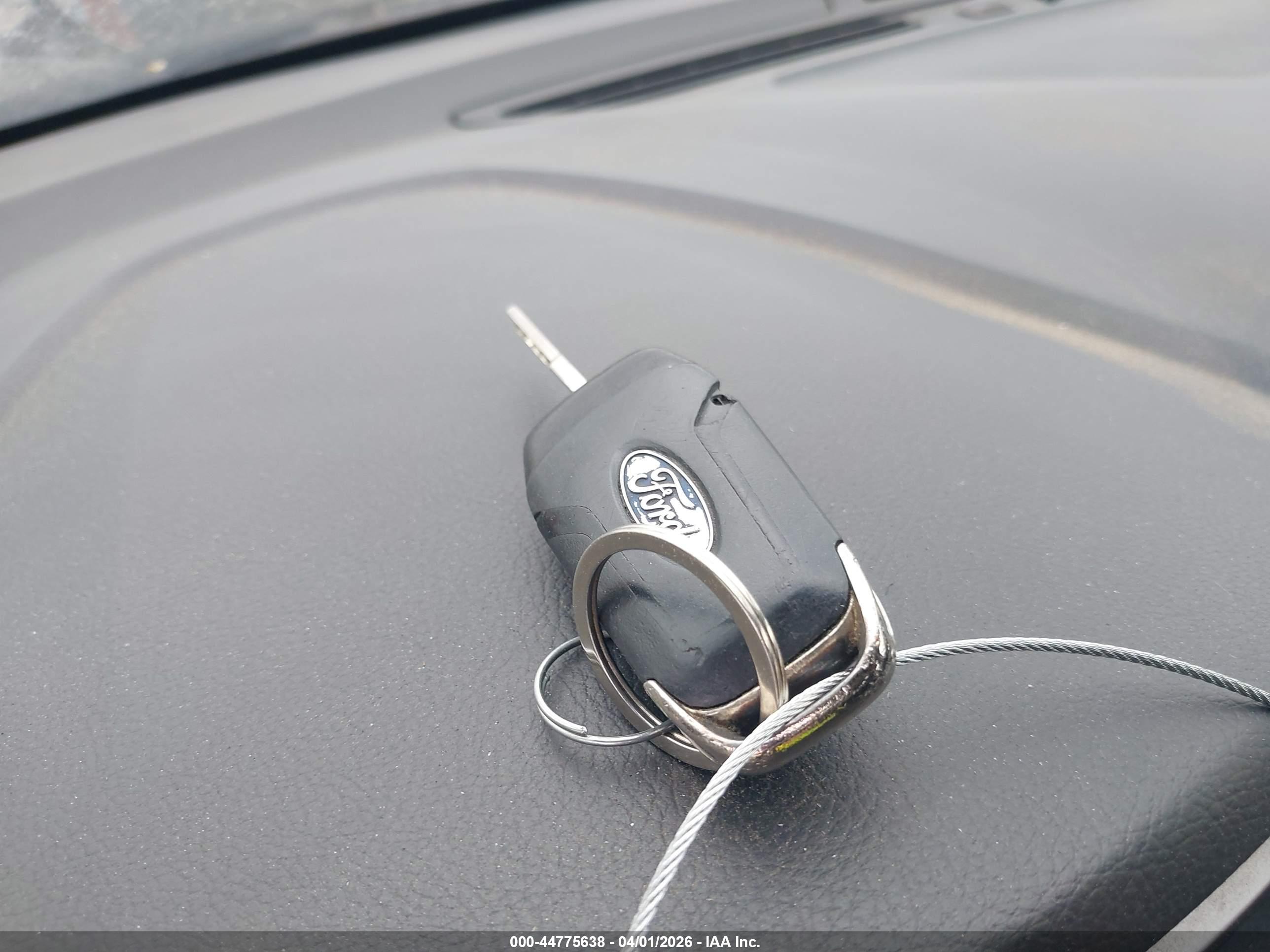 FORD FUSION image 11