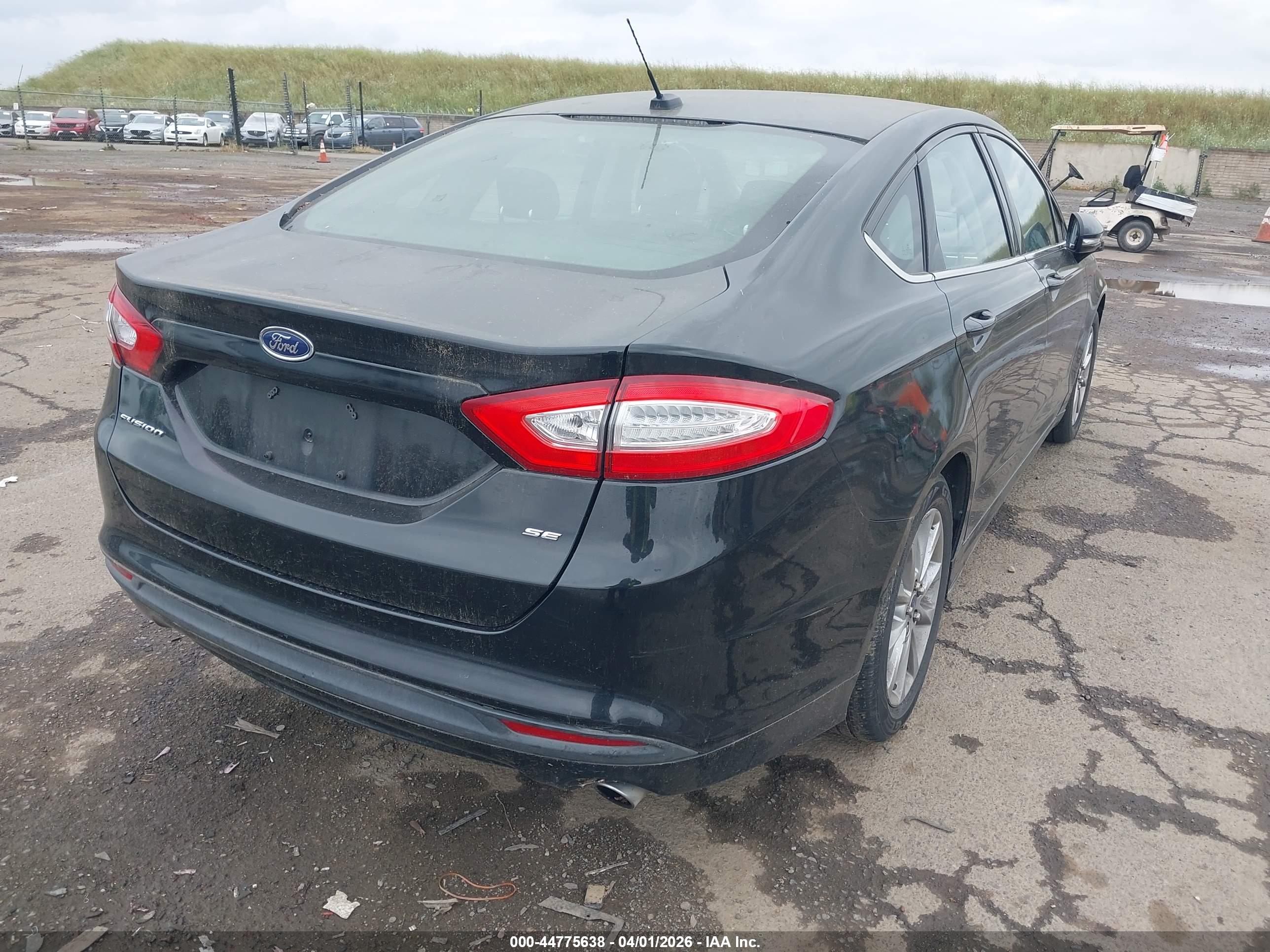 FORD FUSION image 4