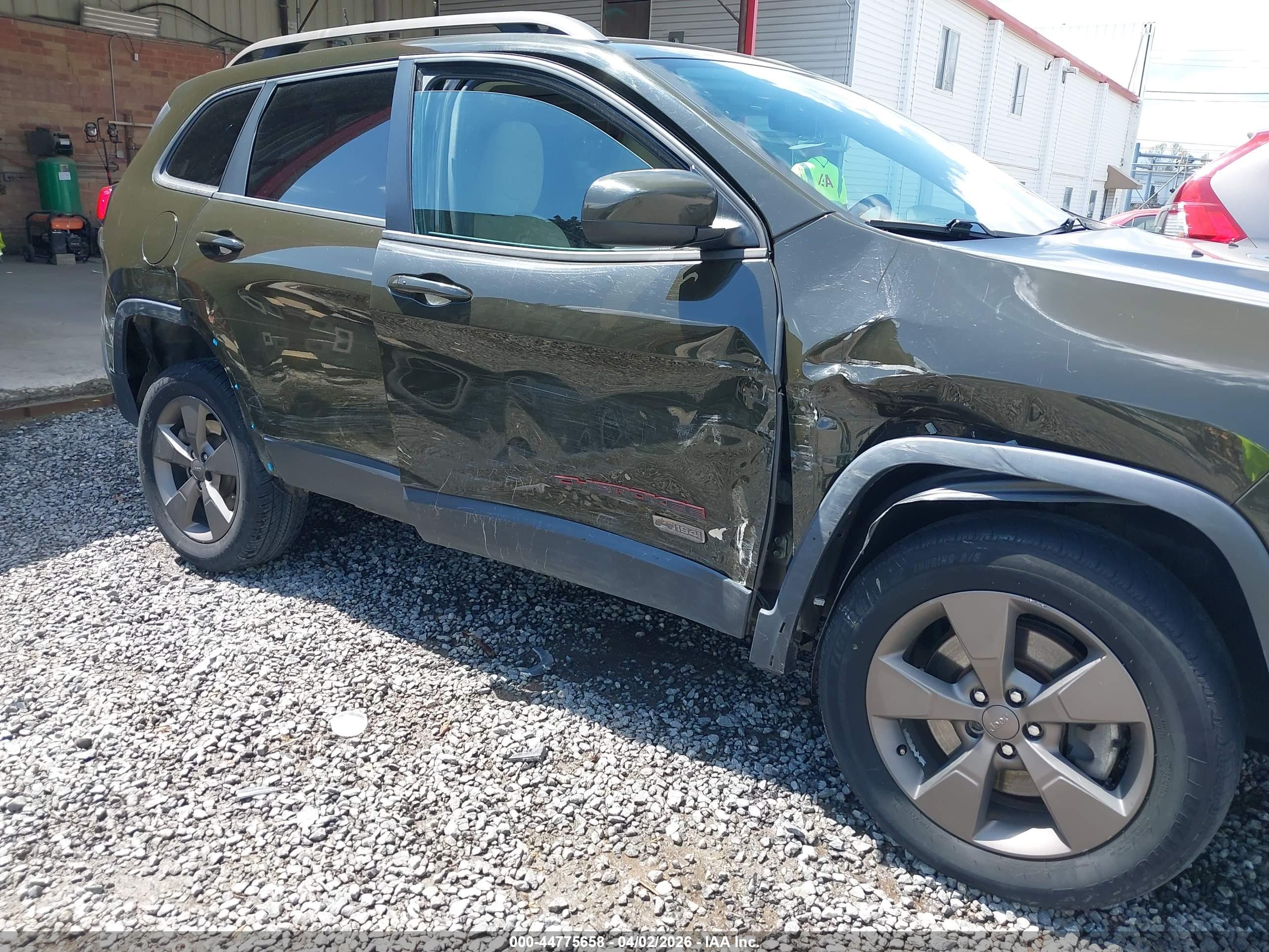JEEP CHEROKEE image 6