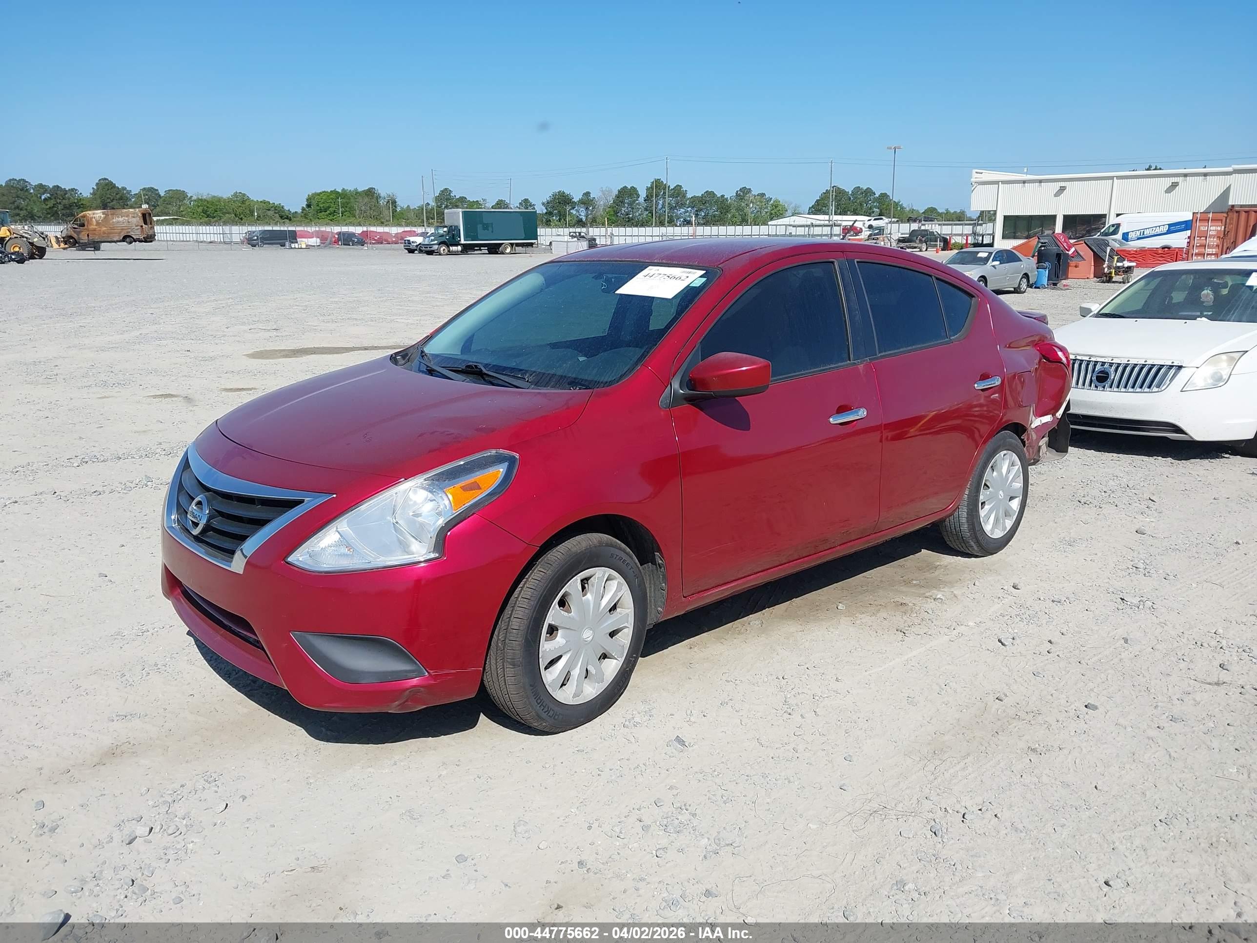 NISSAN VERSA image 2