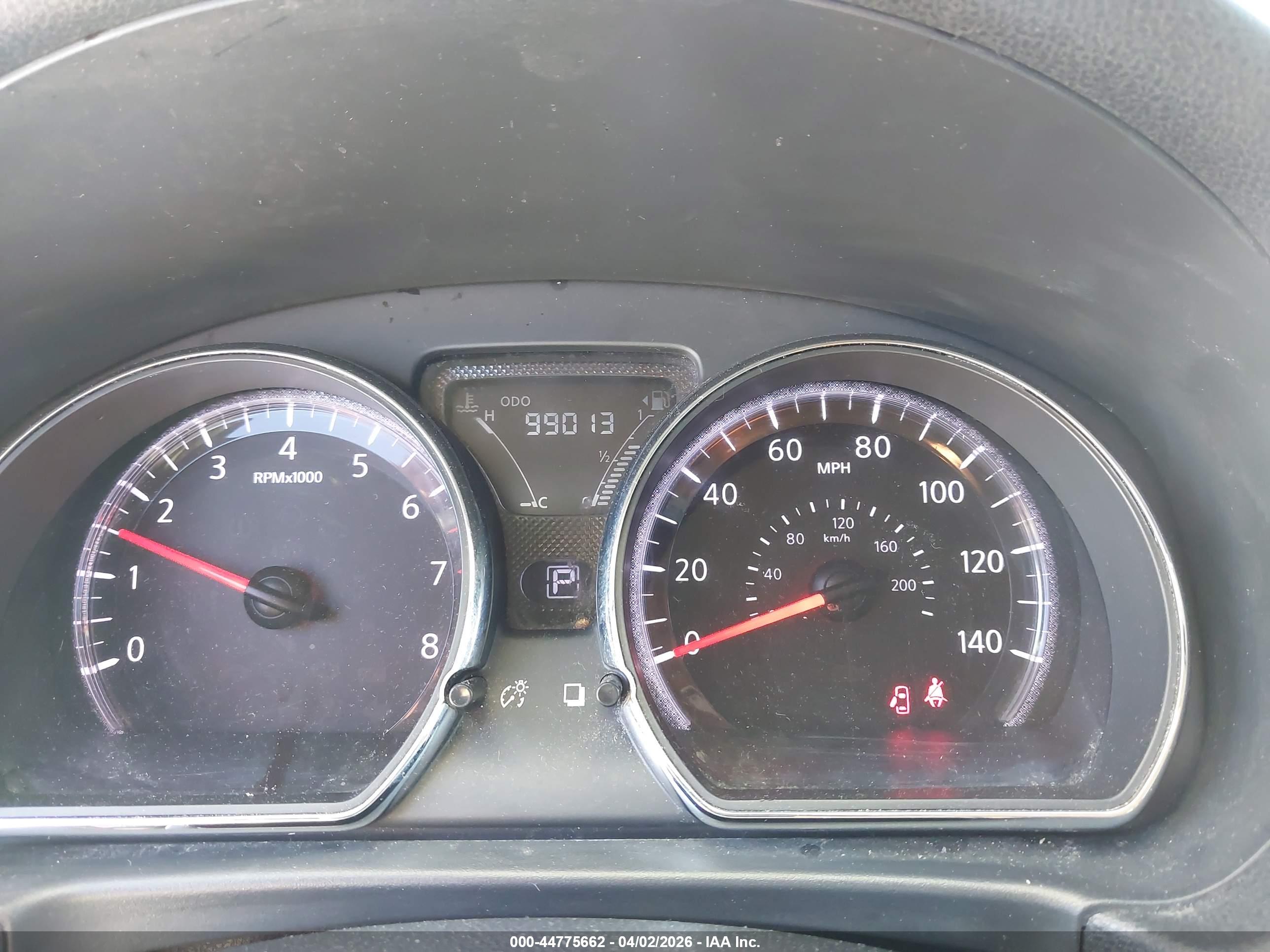 NISSAN VERSA image 7