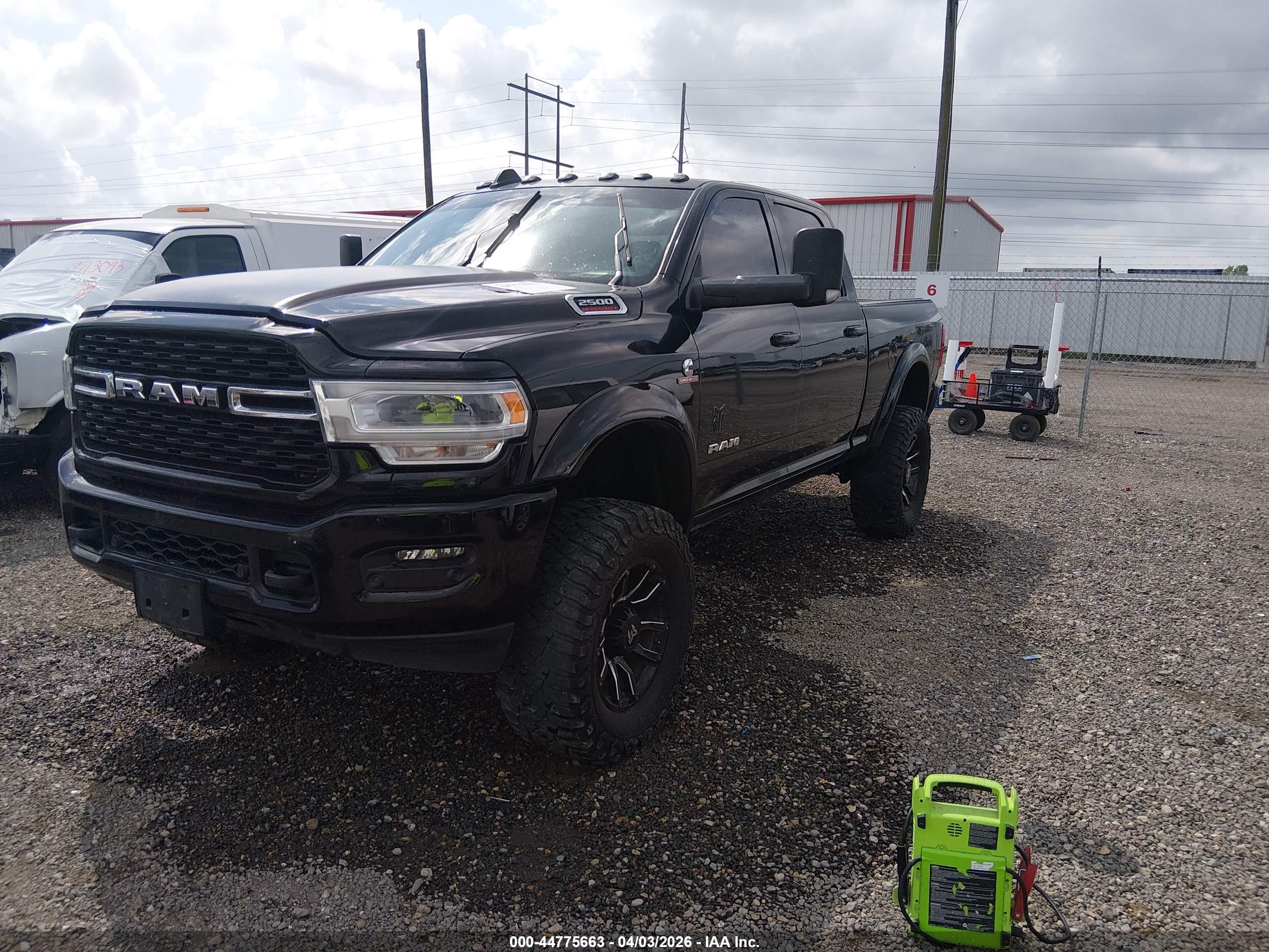 RAM 2500 image 2