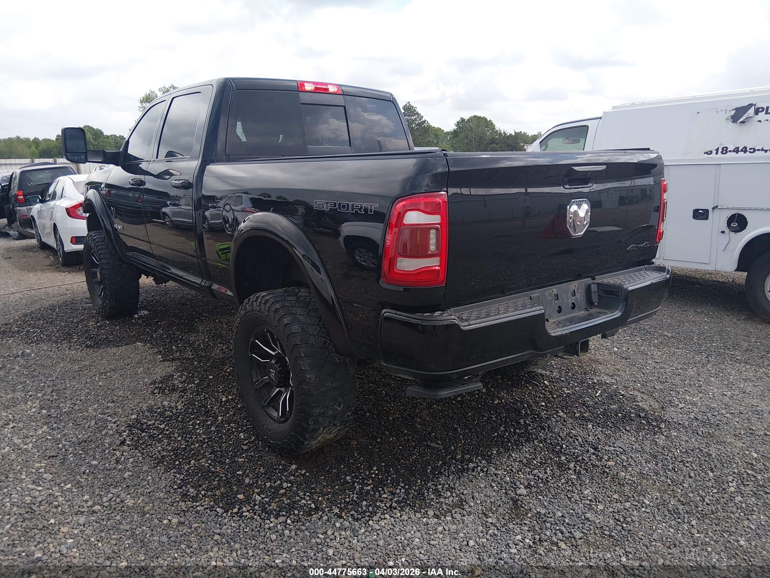 RAM 2500 image 3