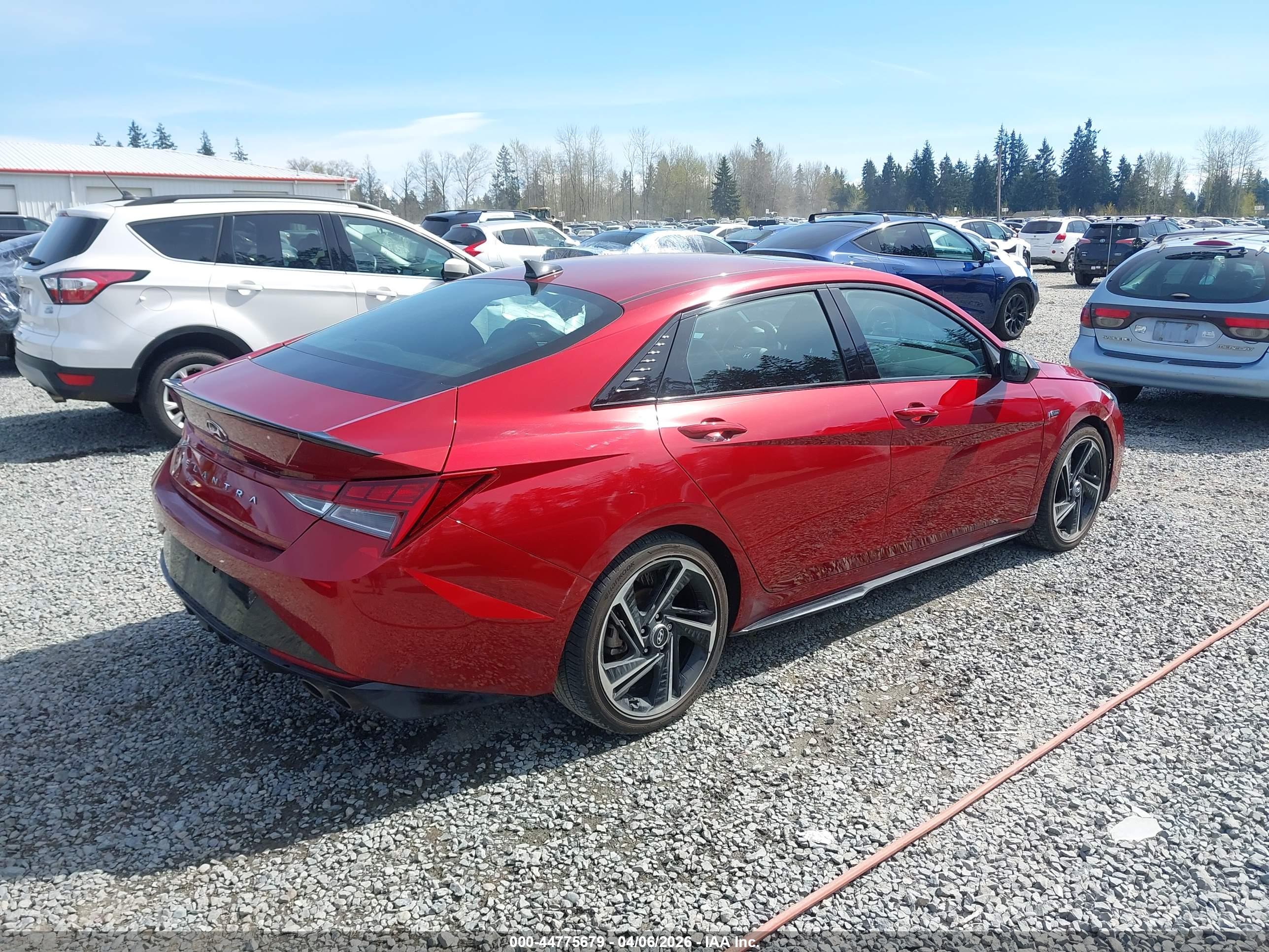 HYUNDAI ELANTRA image 4