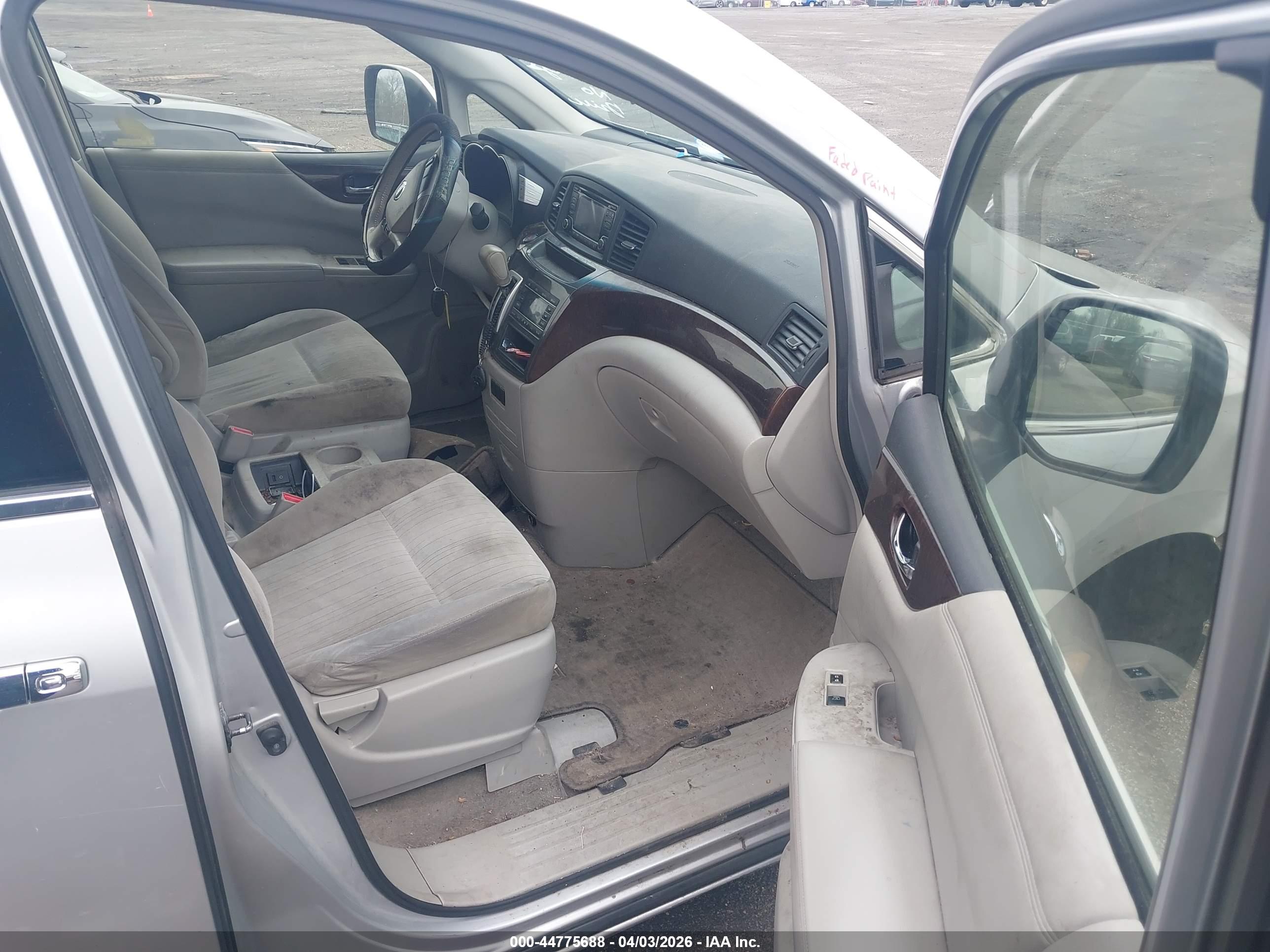 NISSAN QUEST image 5