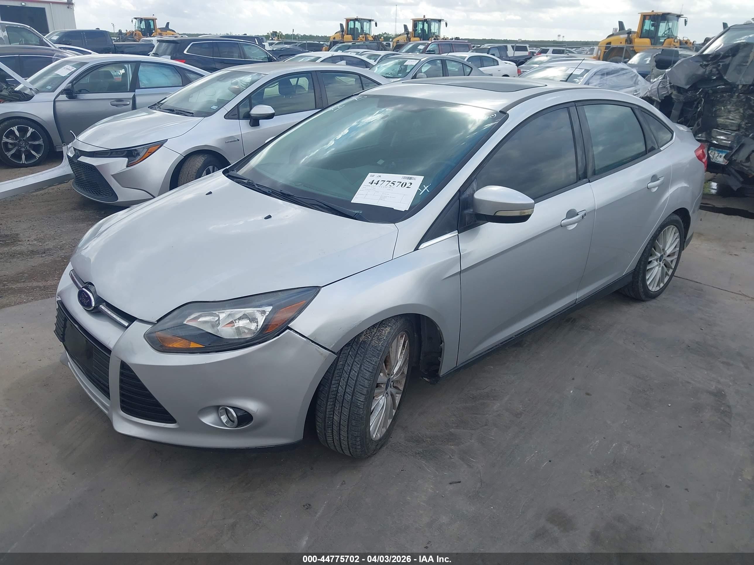 FORD FOCUS image 2